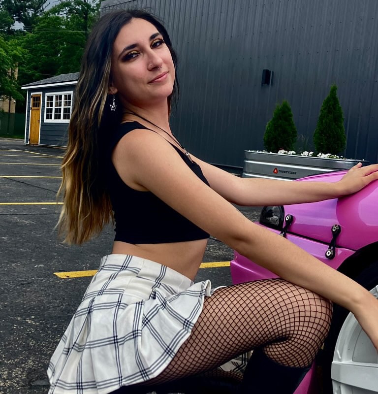 Wheels & Women's image