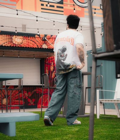 Wheels & Women's image