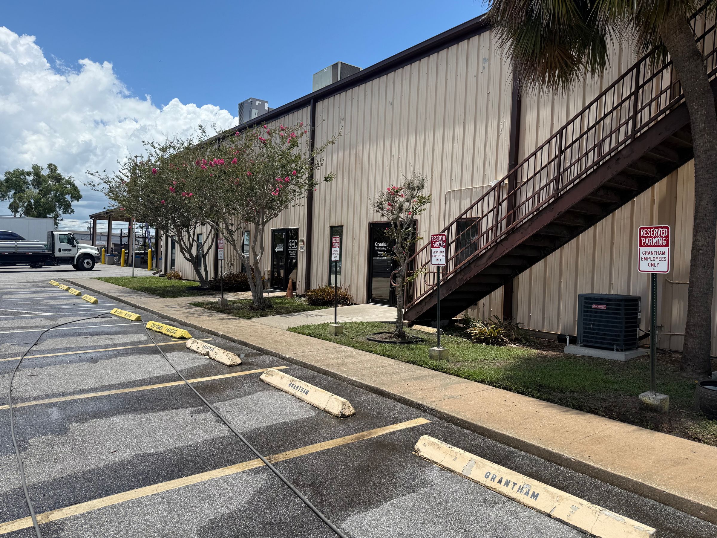 Henry's Exterior Services's image