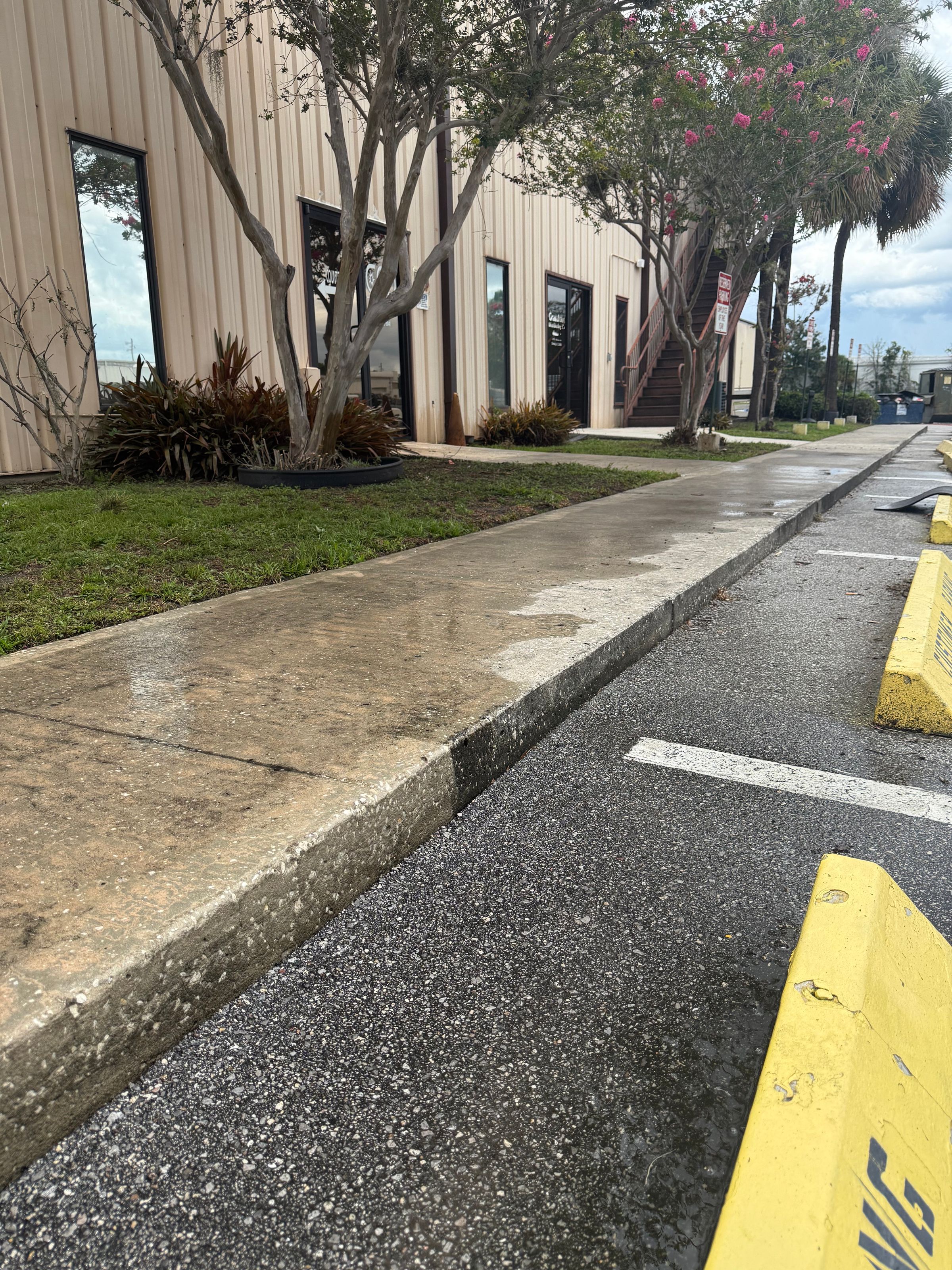 Henry's Exterior Services's image