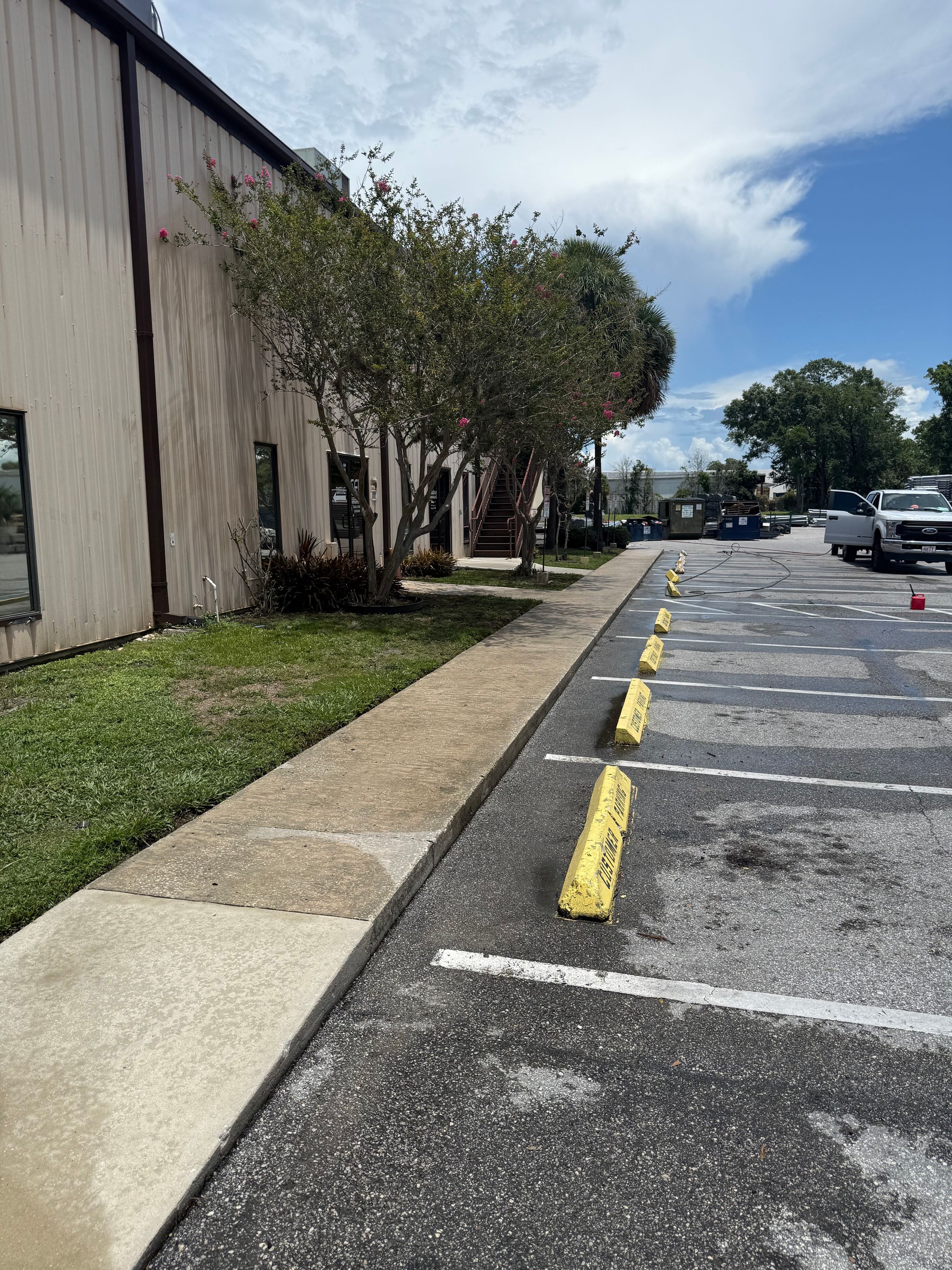 Henry's Exterior Services's image