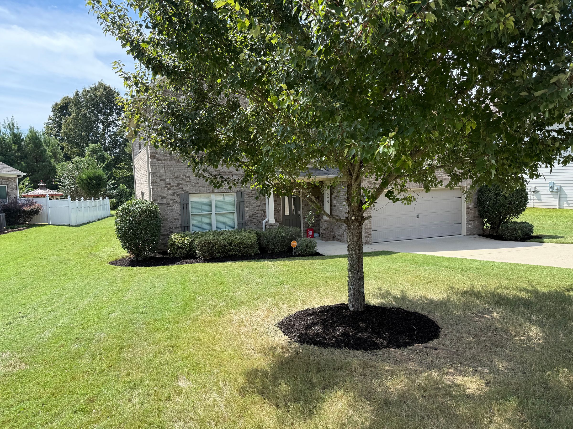 Platinum Lawn 's image