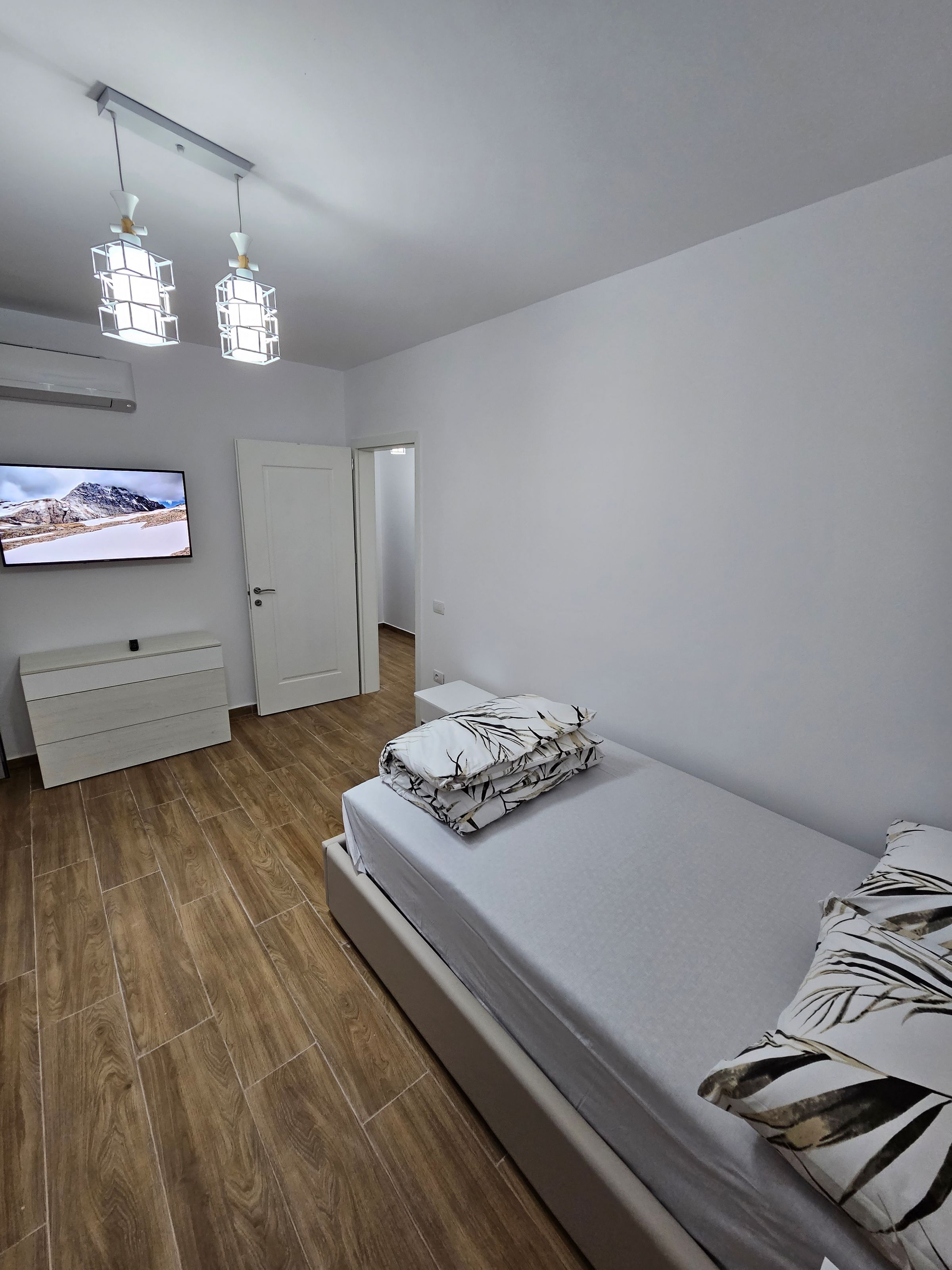 2nd Bedroom Full Bed