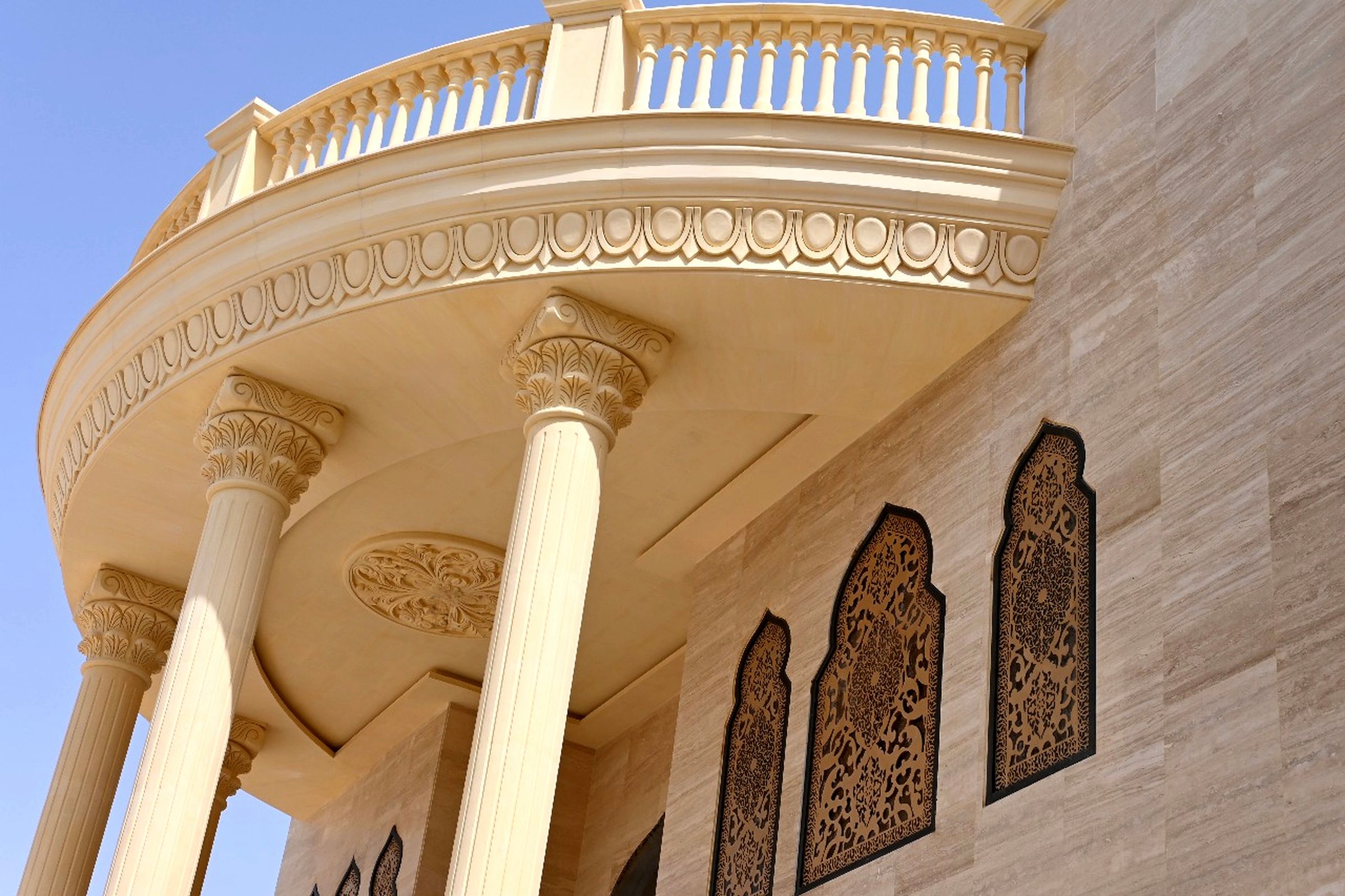 شركة صخور المشرق's image