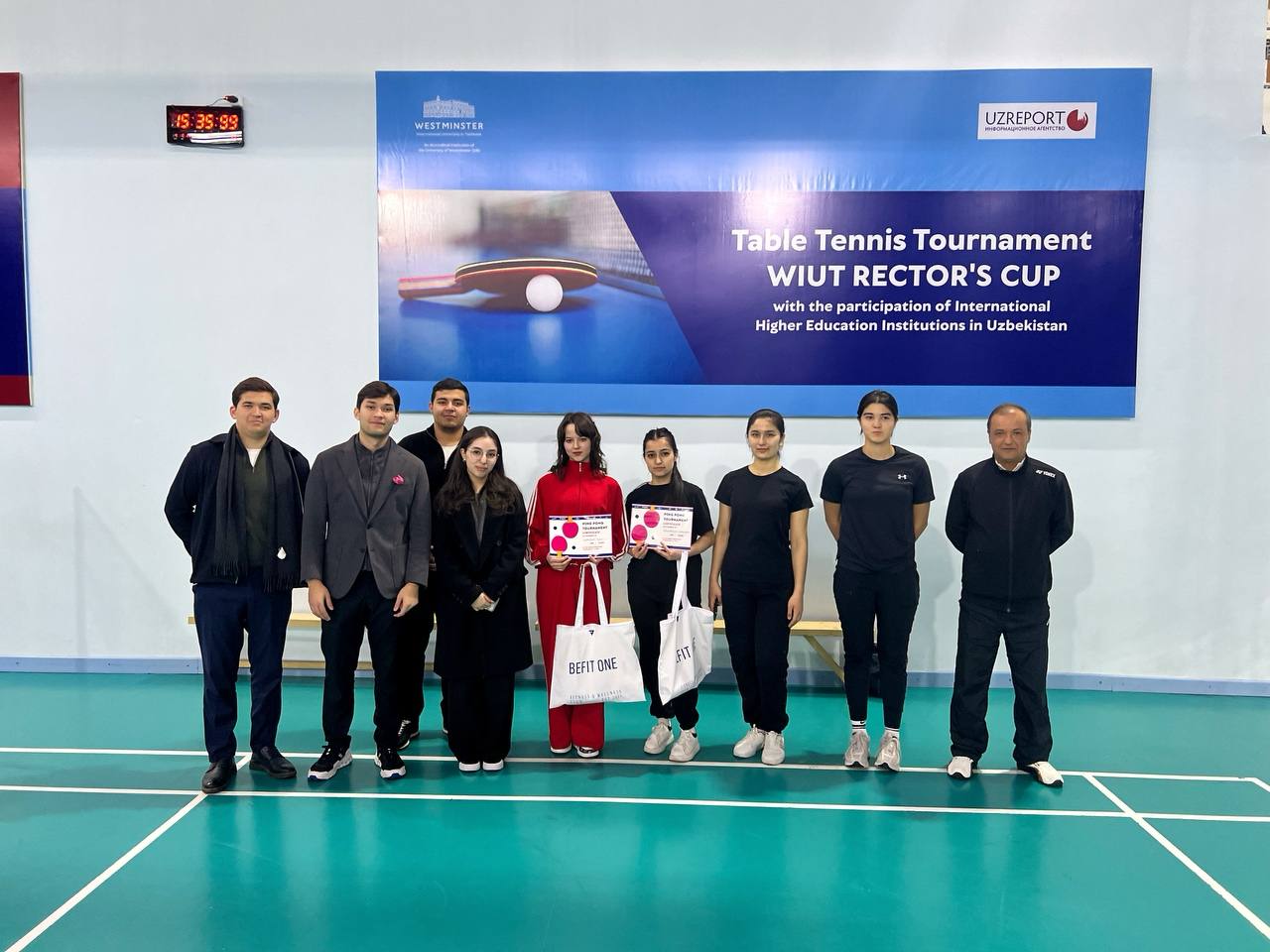 Турнир по бадминтону