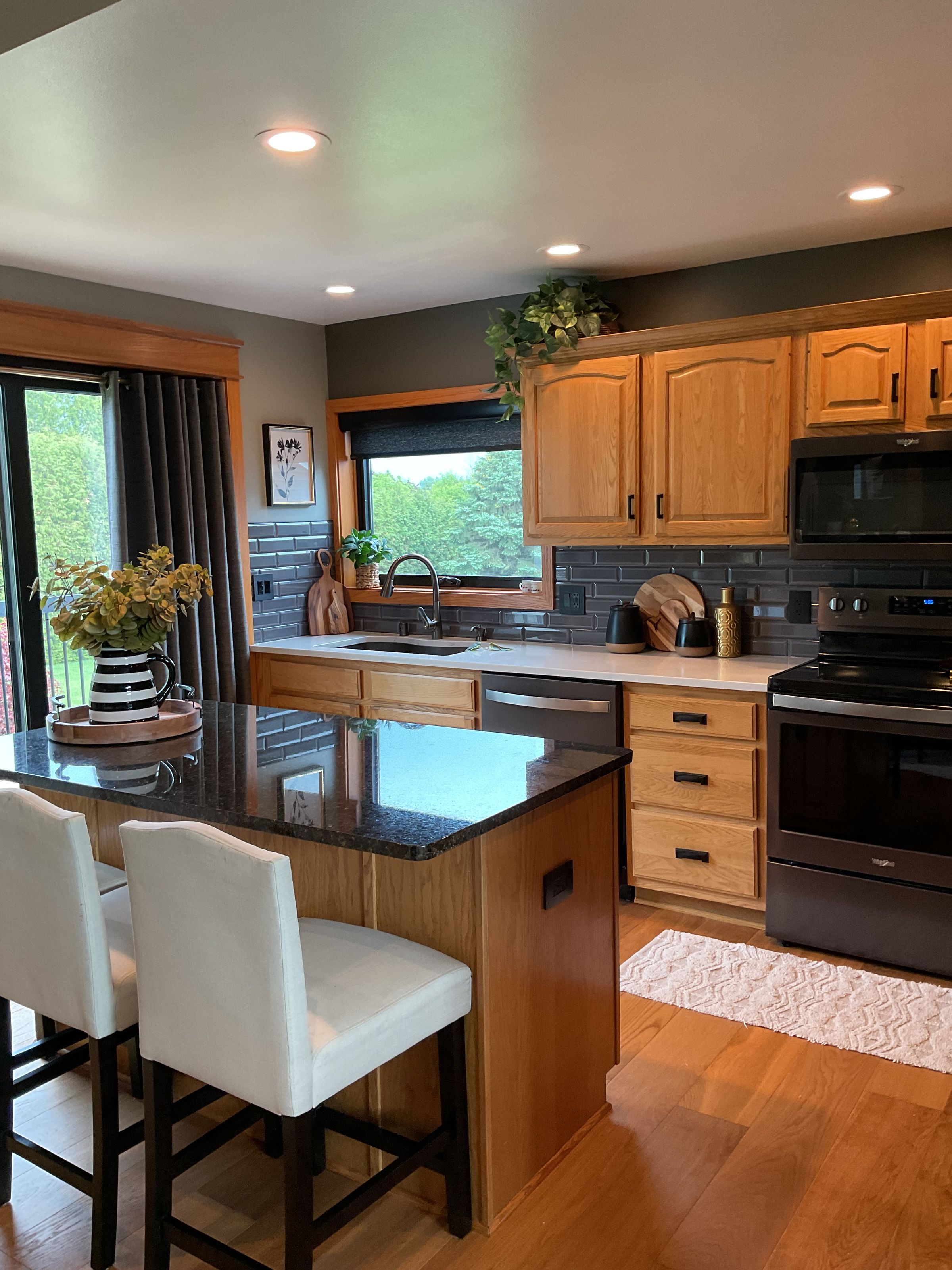 The Finishing Touch Decor's image