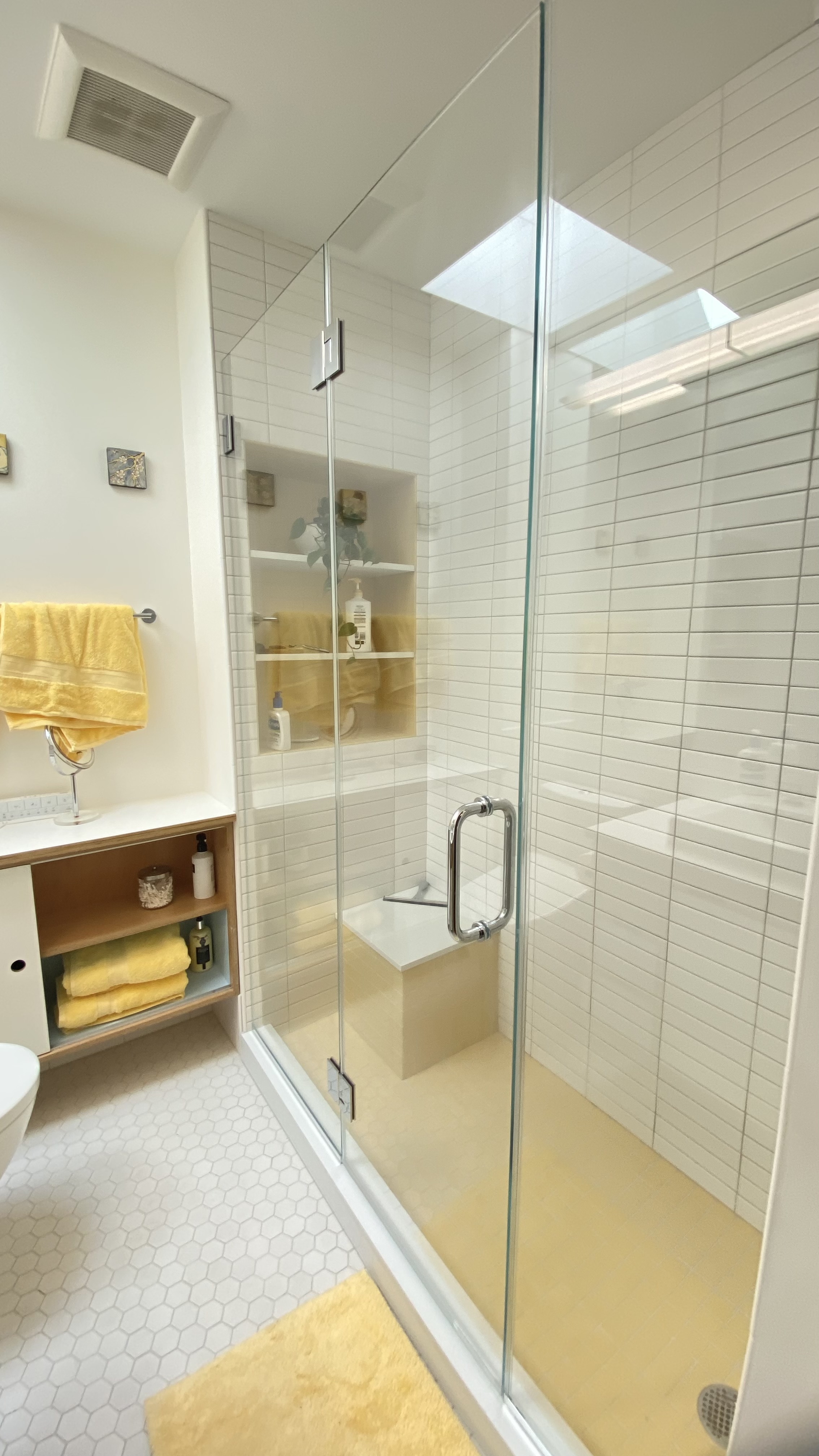 V&ROGER CONST. CORP.'s image