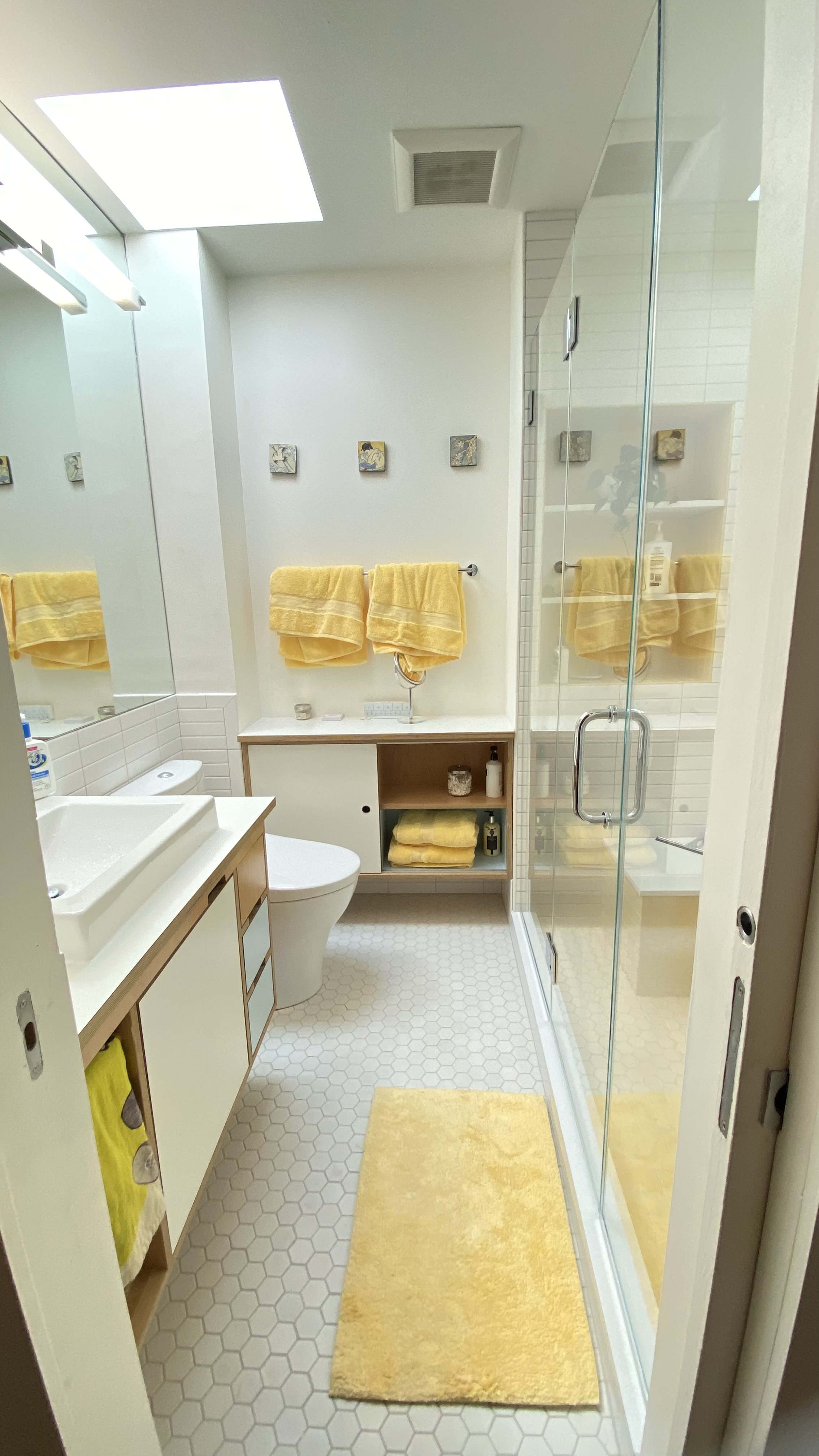 V&ROGER CONST. CORP.'s image