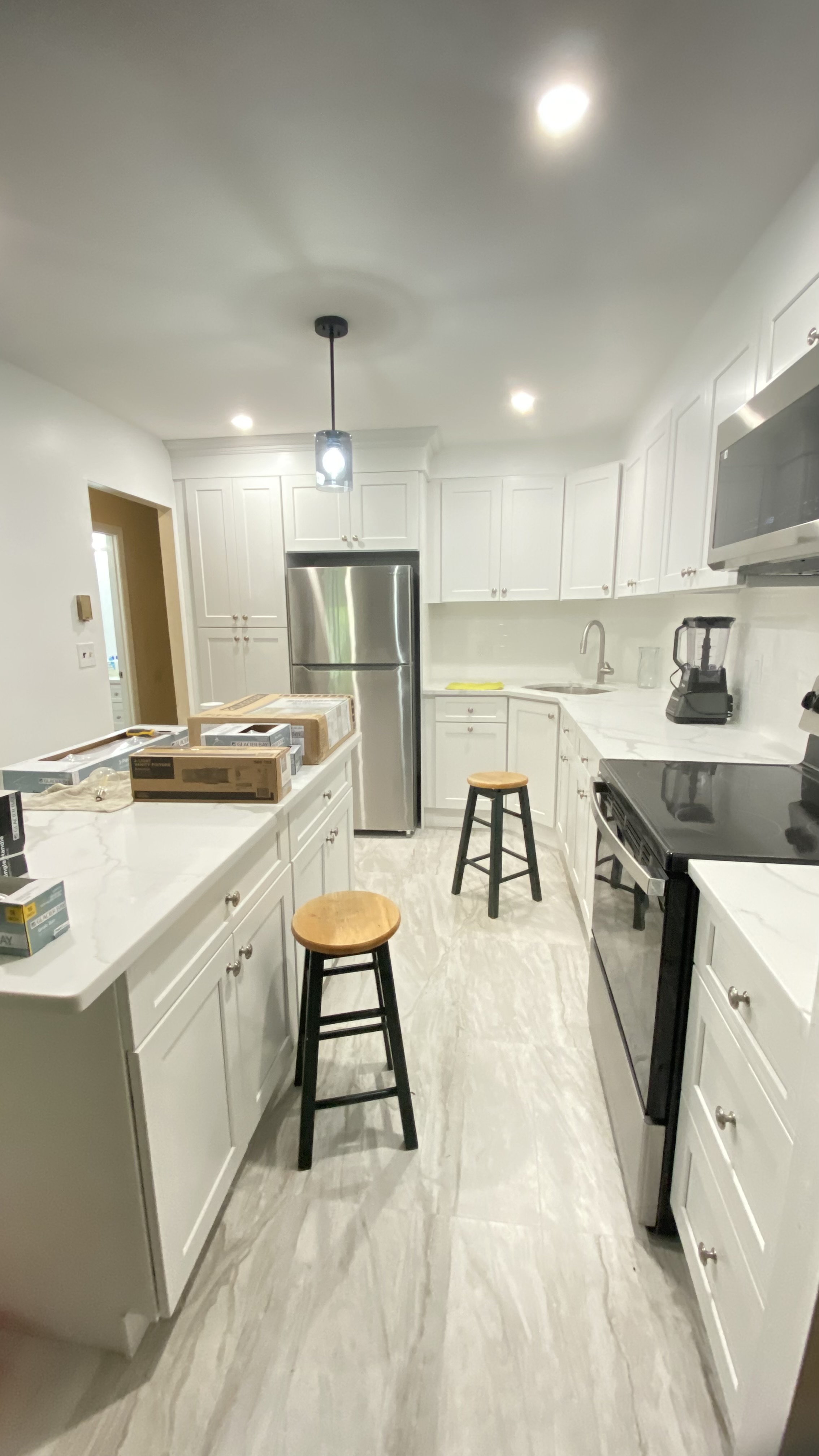 V&ROGER CONST. CORP.'s image