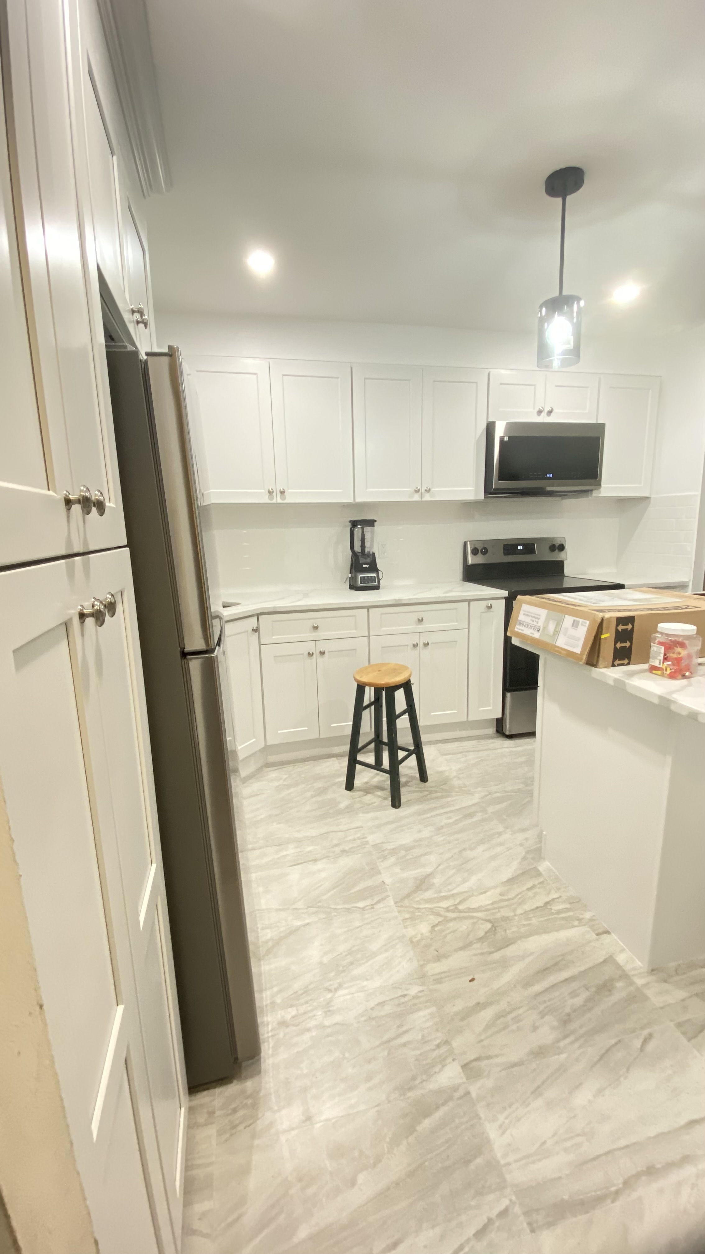 V&ROGER CONST. CORP.'s image