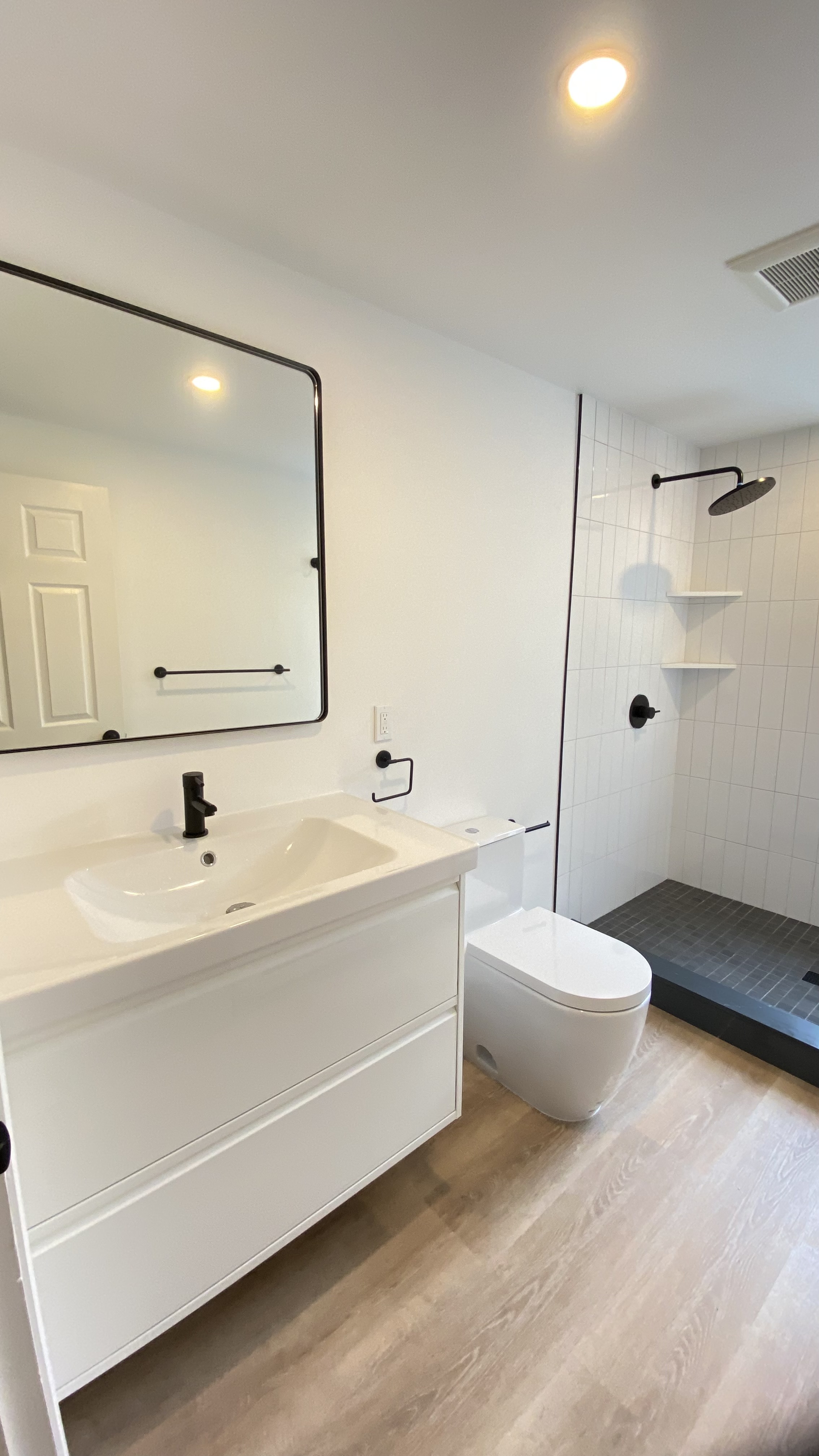 V&ROGER CONST. CORP.'s image