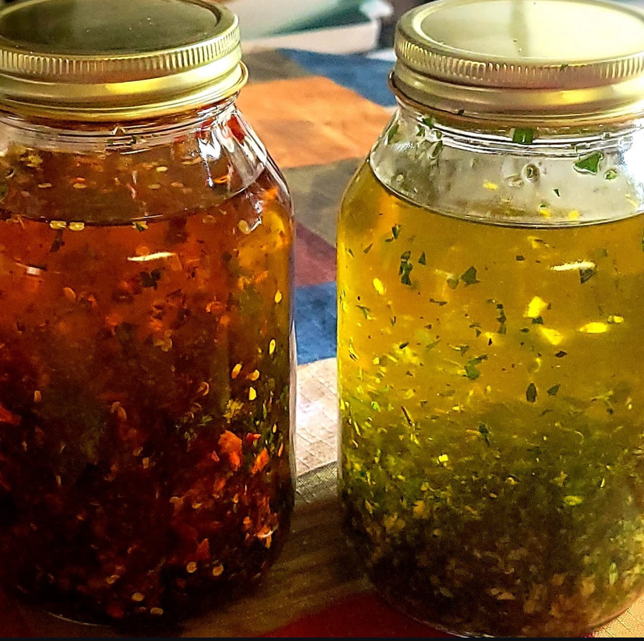 Garlic herb and Garlic chili oiil