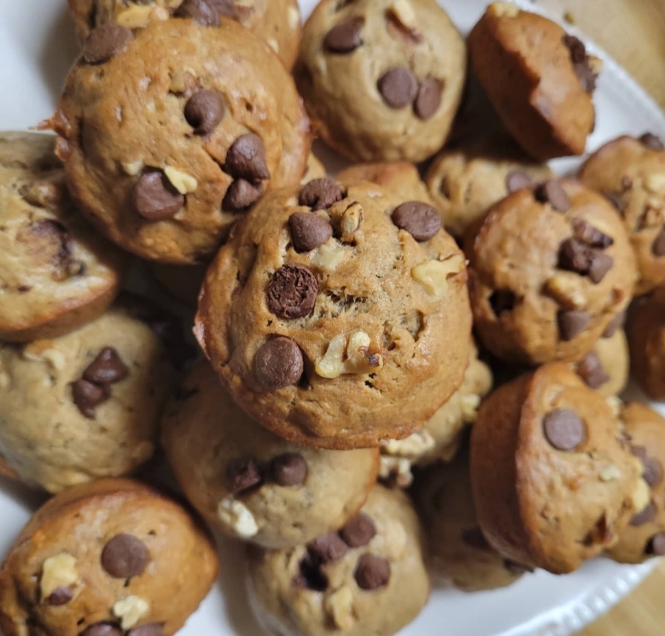 Banana chocolate chip and walnut muffins 