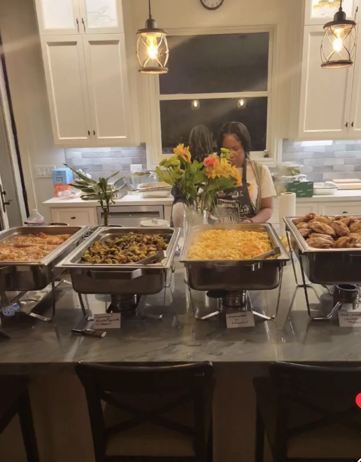 What's in Sam's Kitchen's image