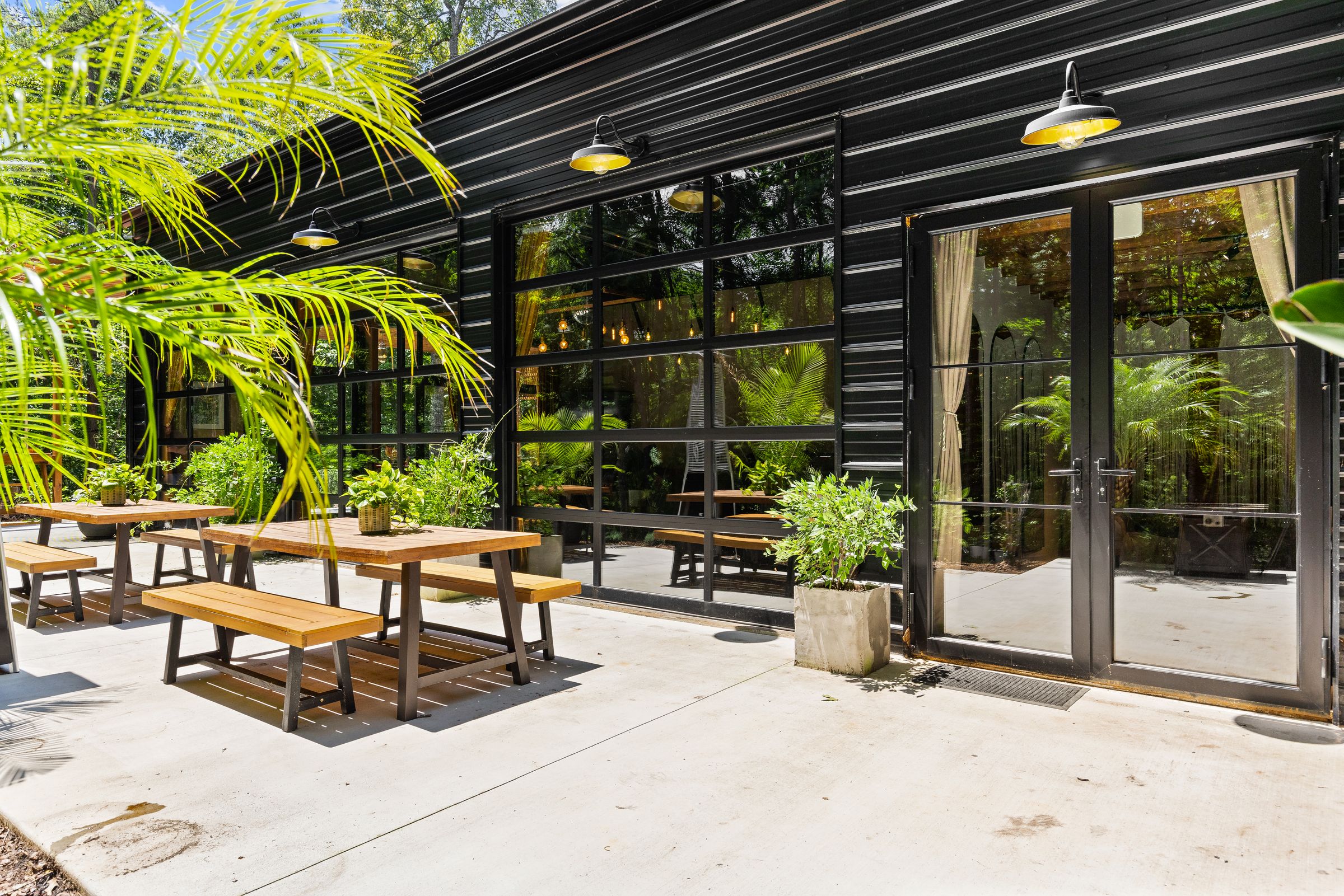 Side-Patio-Oak-&-Ember