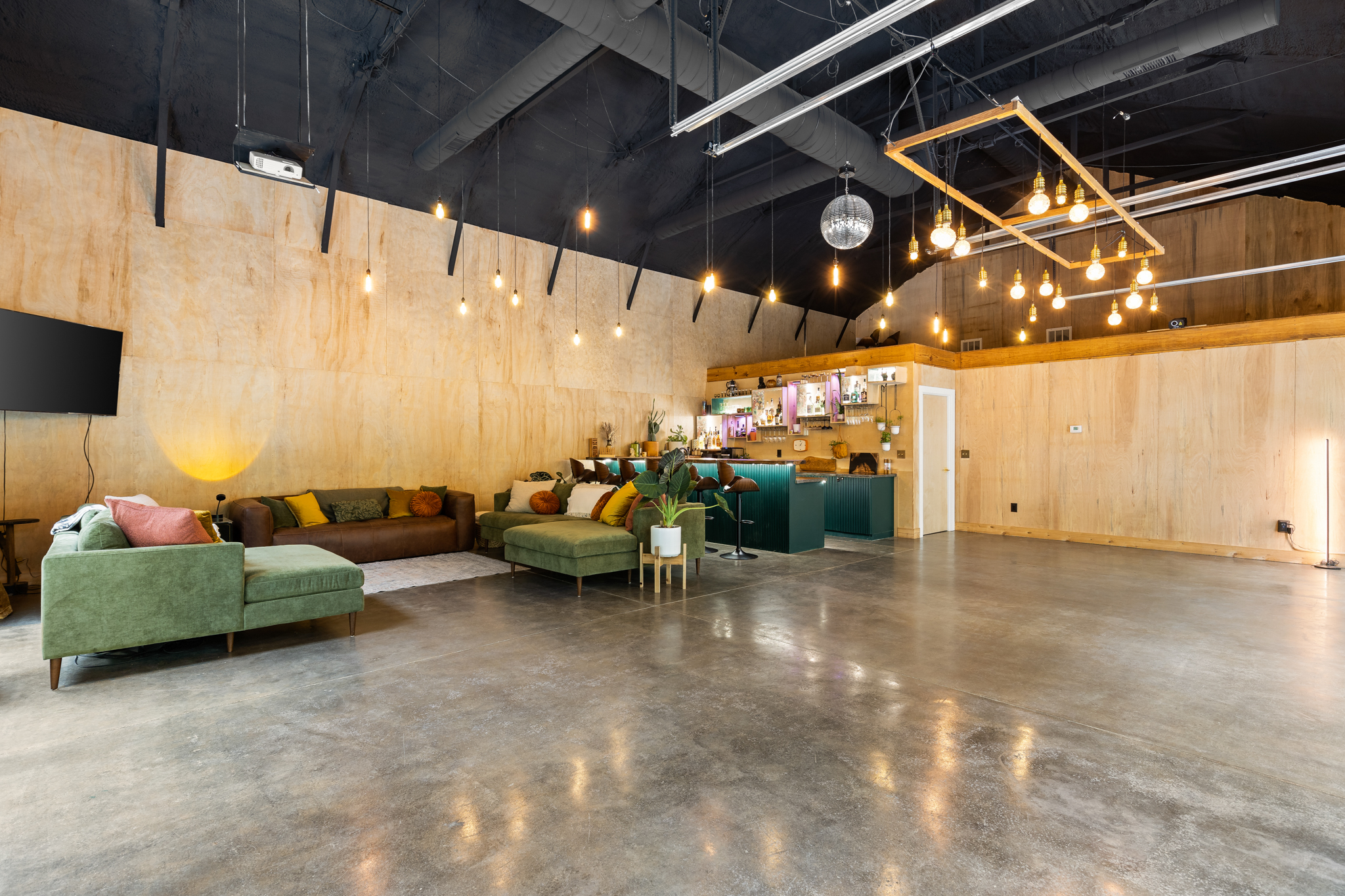 Oak & Ember | Modern Event Venue in Young Harris, Georgia's image