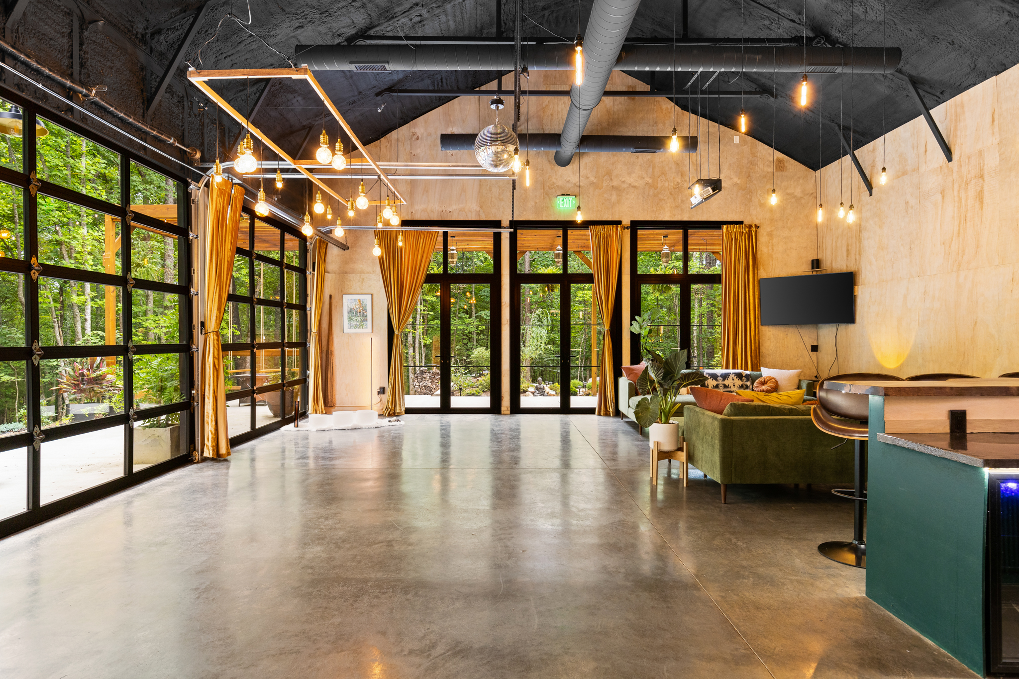 Oak & Ember | Modern Event Venue in Young Harris, Georgia's image