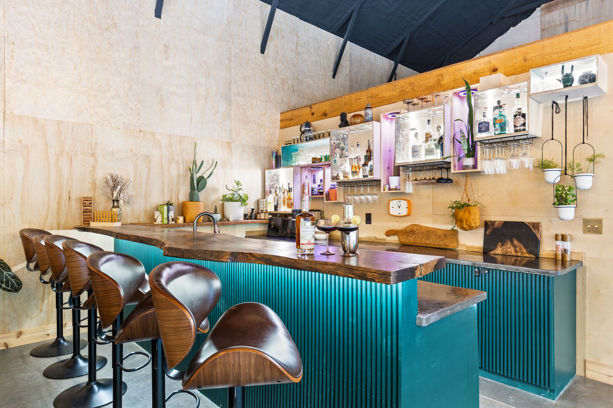 Bar-Angle-Oak-&-Ember-Event-Venue-Young-Harris-GA