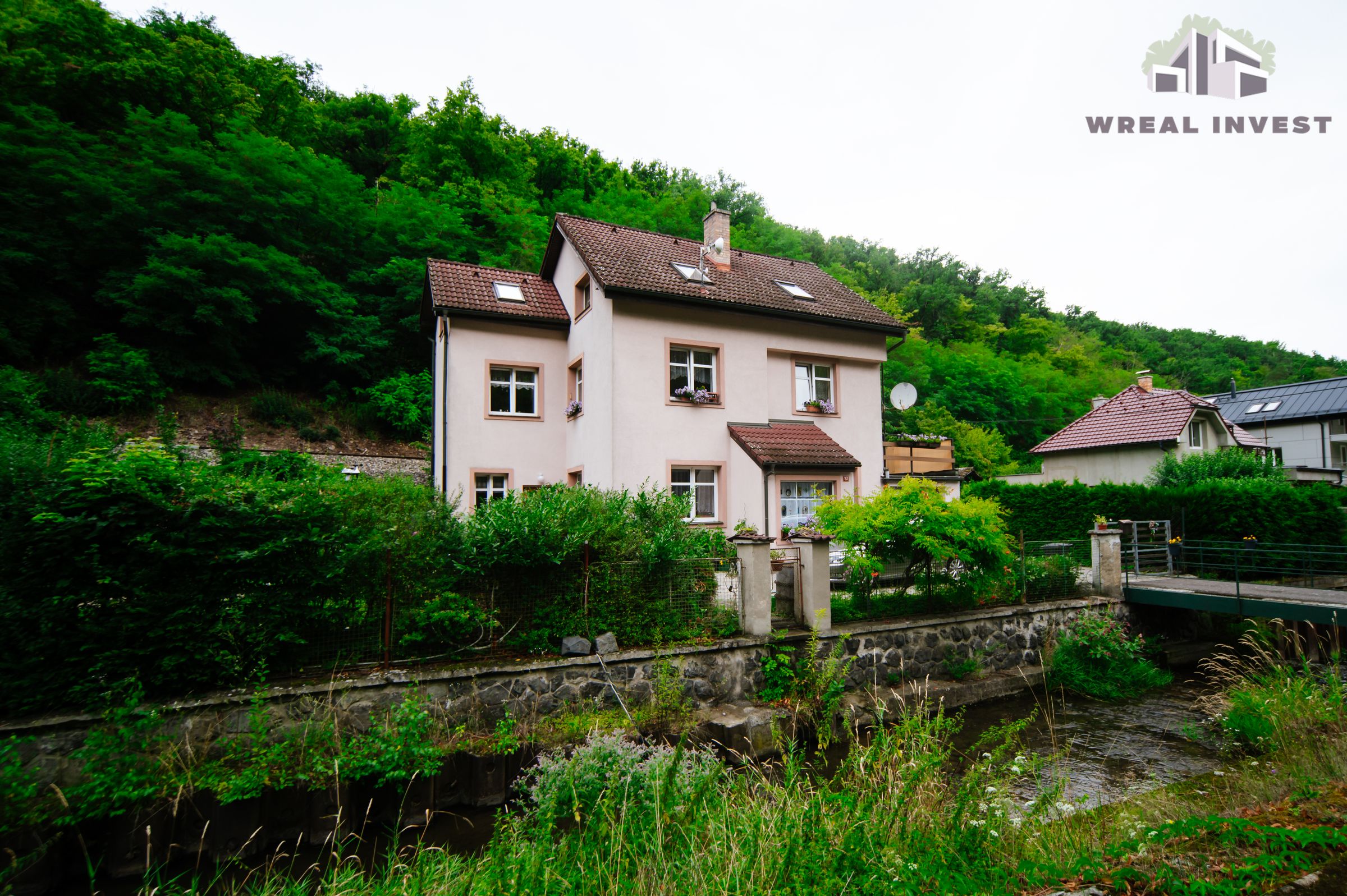 WREAL INVEST's image