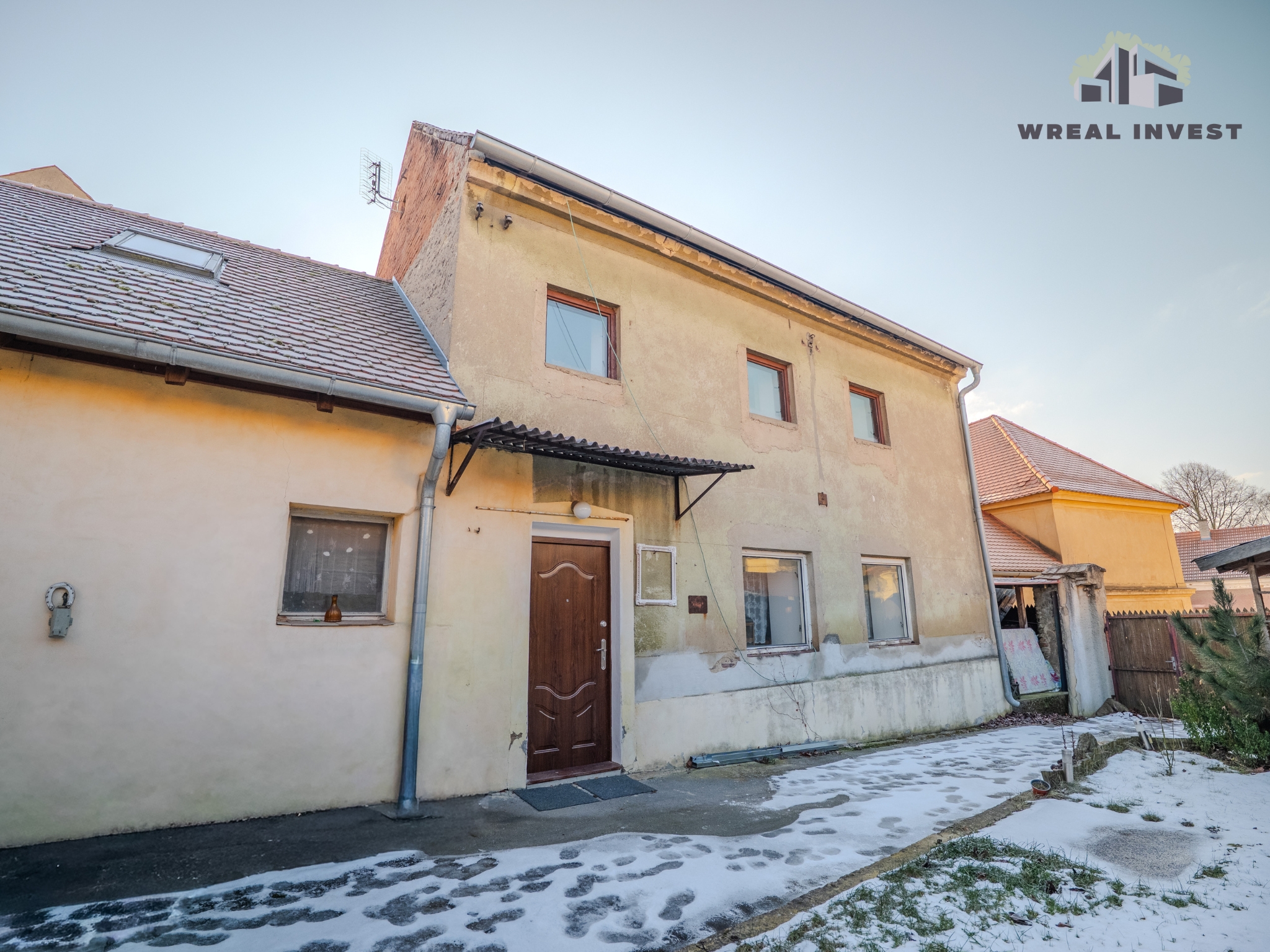 WREAL INVEST's image