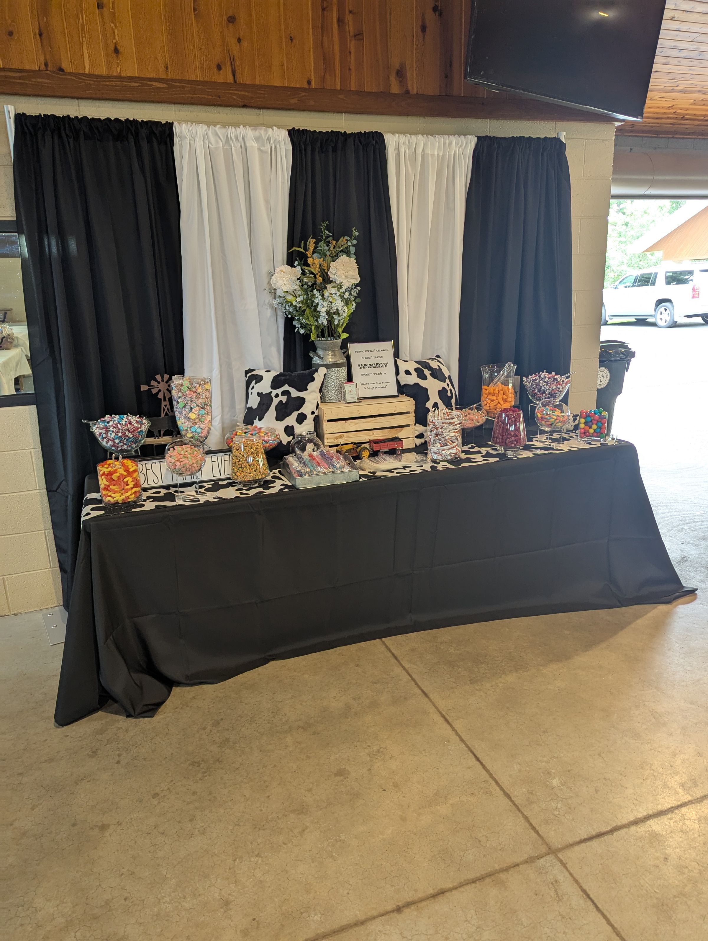 Sweet Arrangement Candy Buffets's image