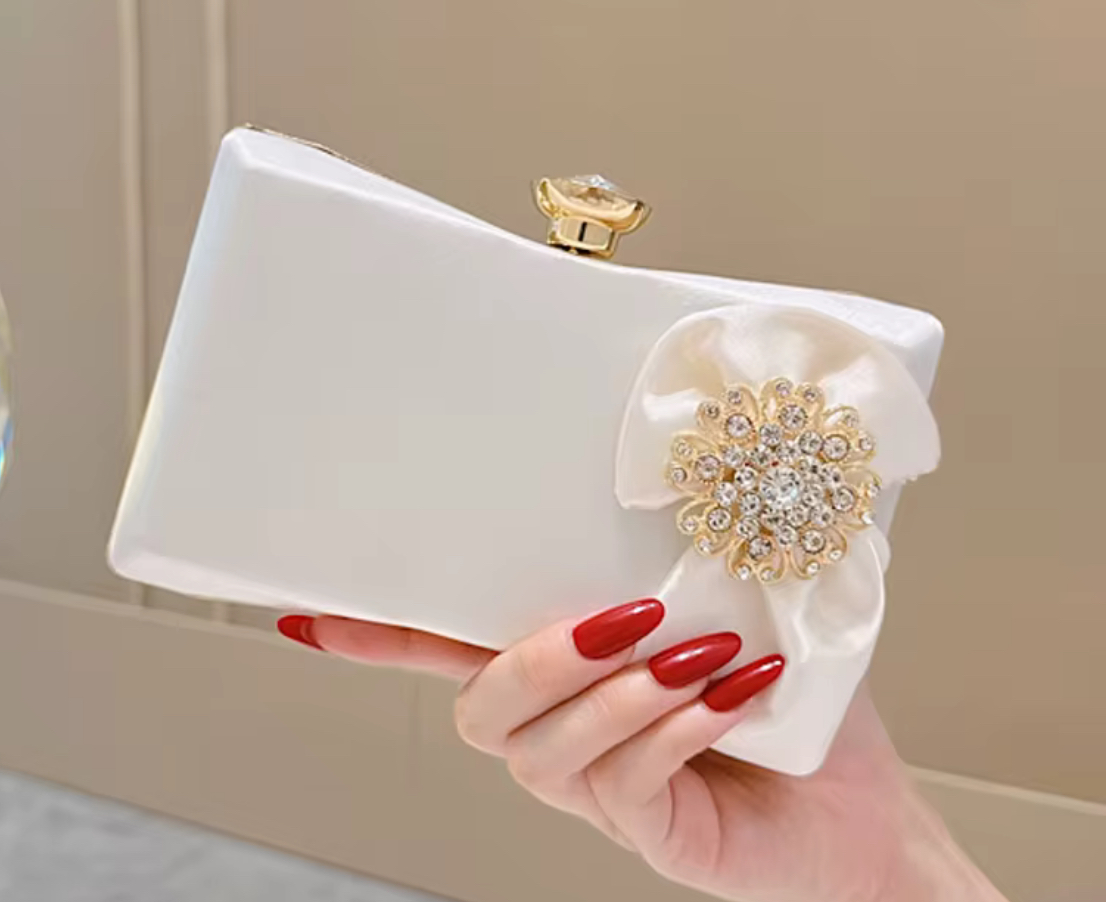 L' Zarro Vintage Bridal Purses's image