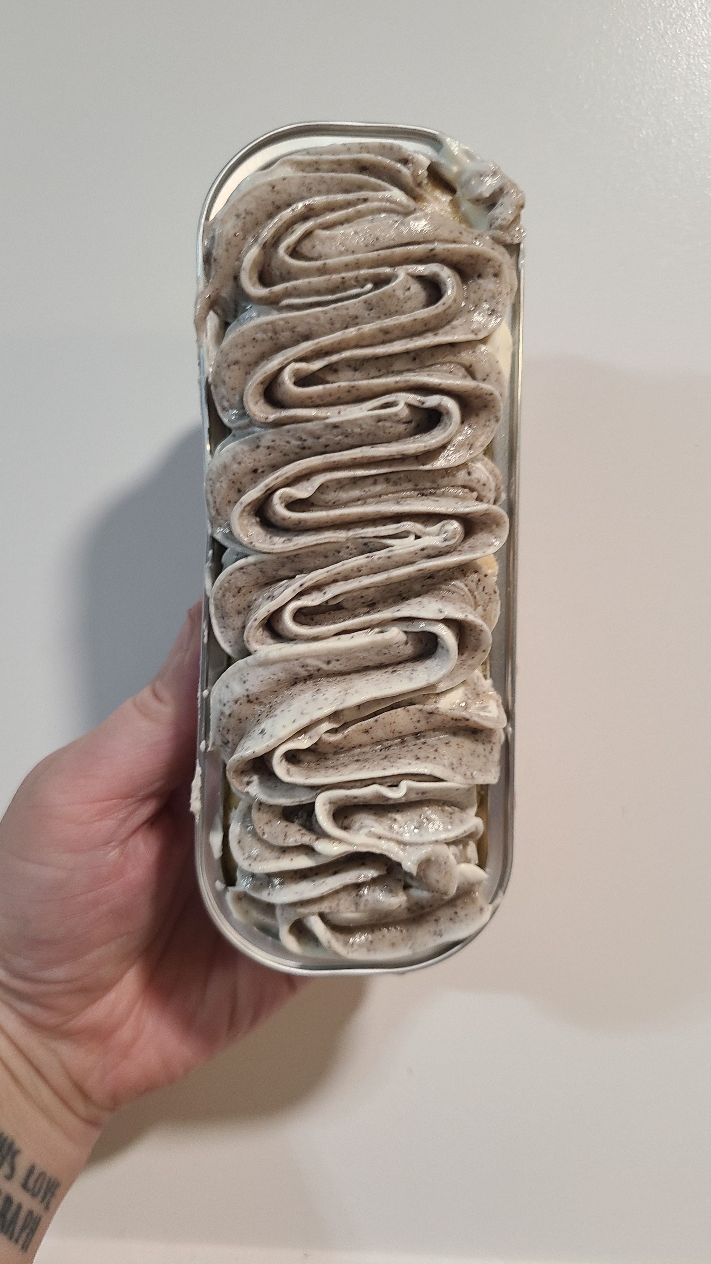 Vanilla Cake with Oreo Buttercream 