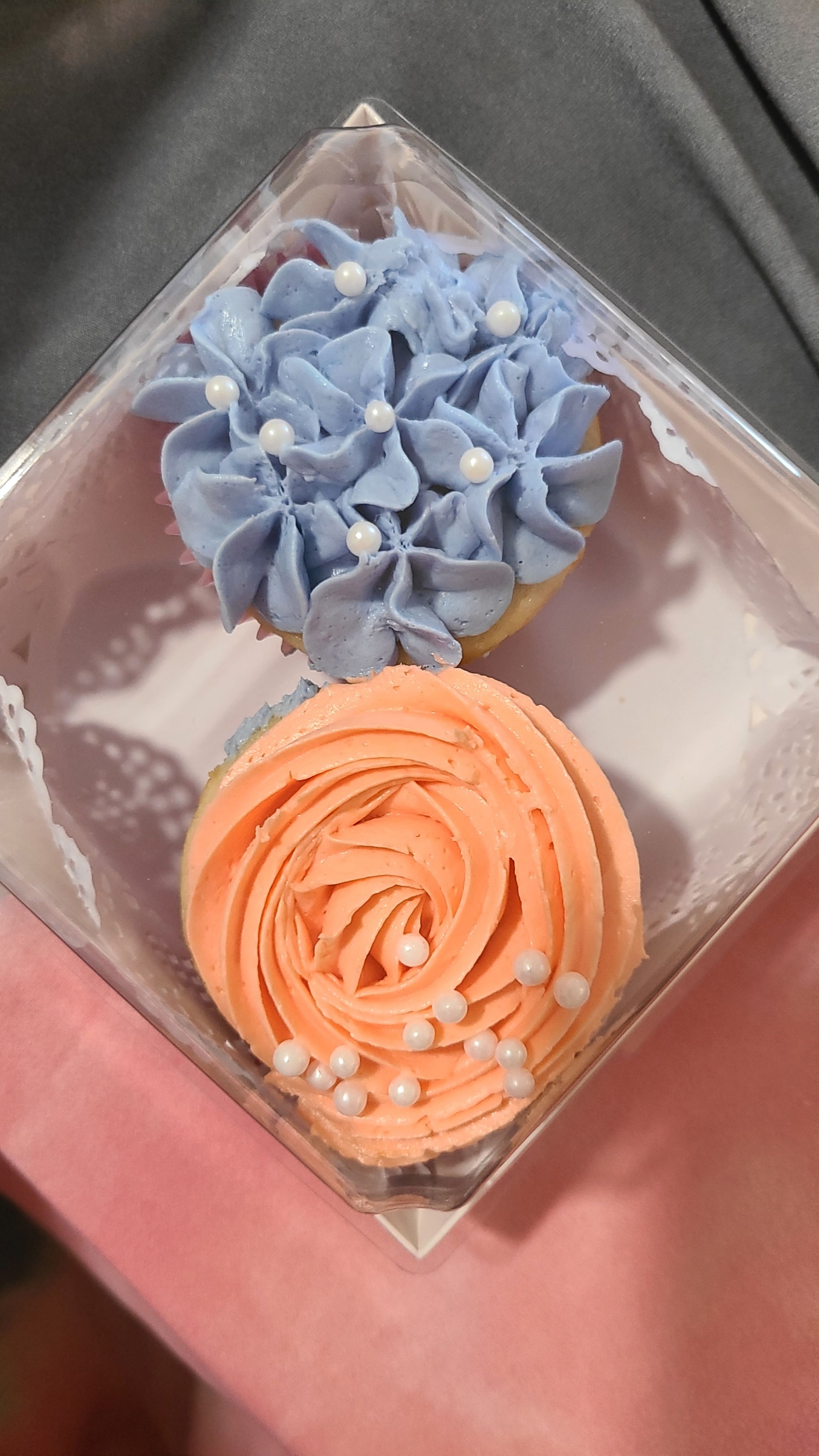 Vanilla Cupcakes with Vanilla Buttercream