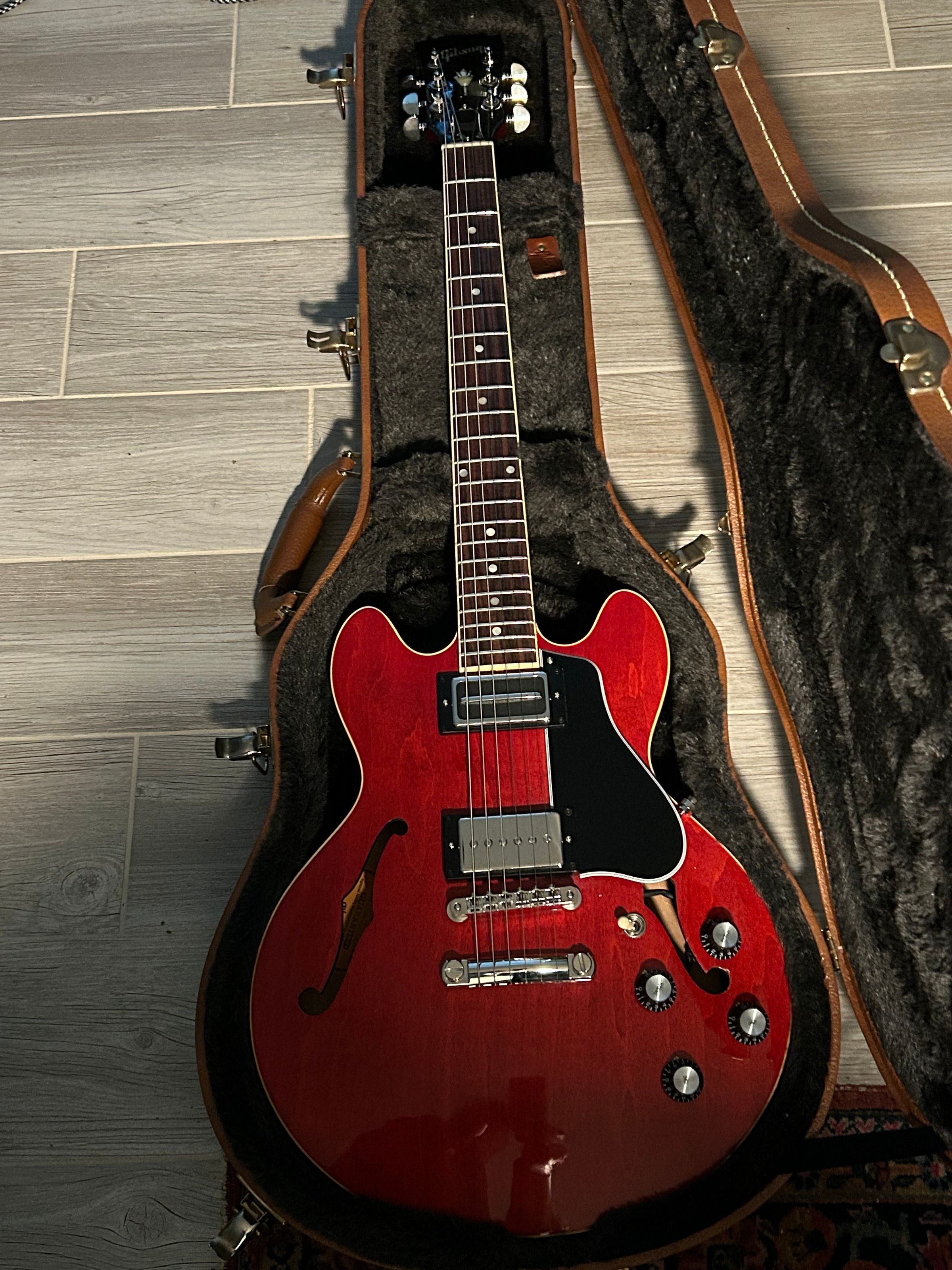 ES 339 with Charlie Christian pickup came in for set up and general maintenance. 
