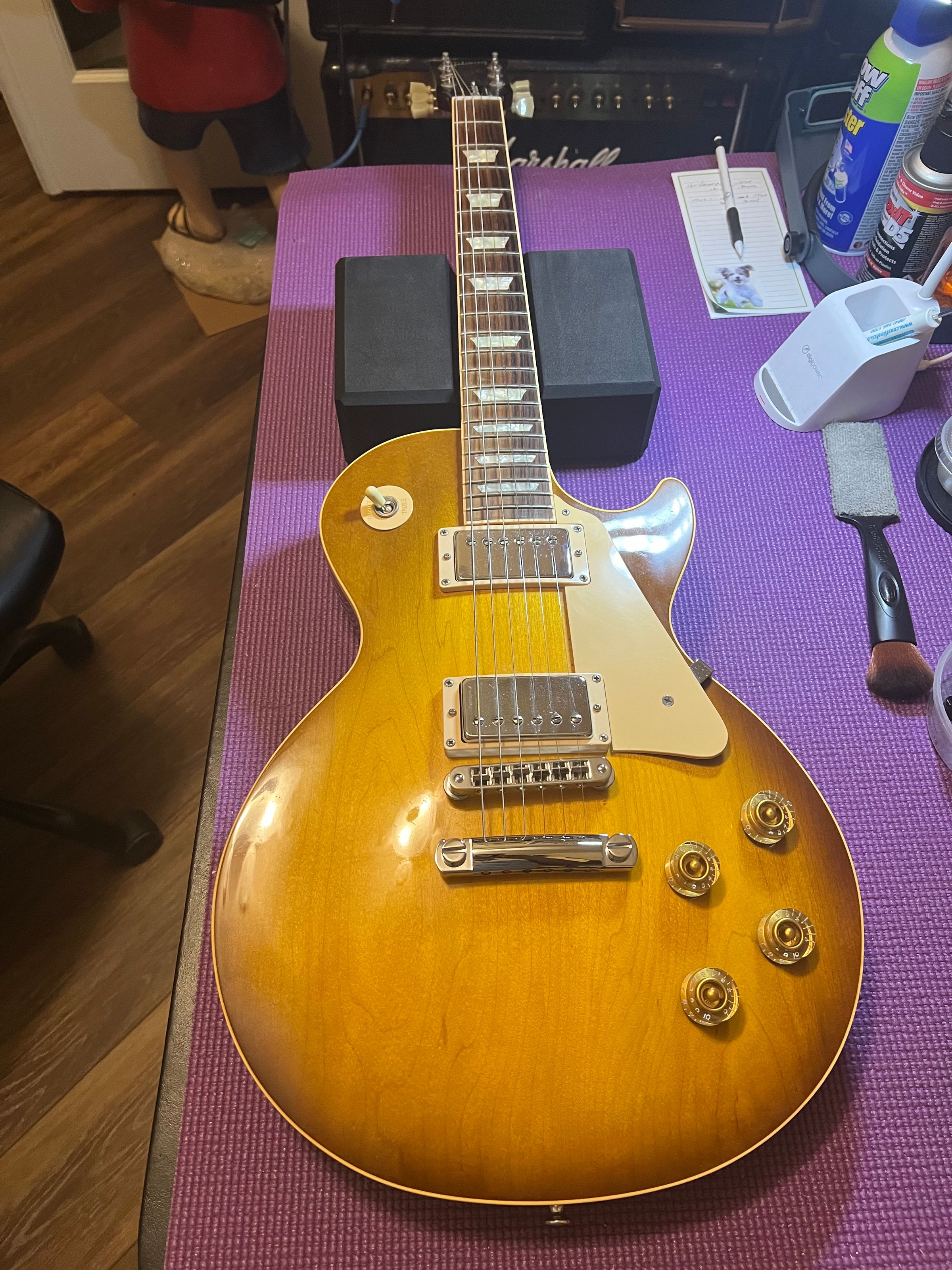 Gibson Les Paul Standard. Fret leveling, dressing, crowned and polished. 