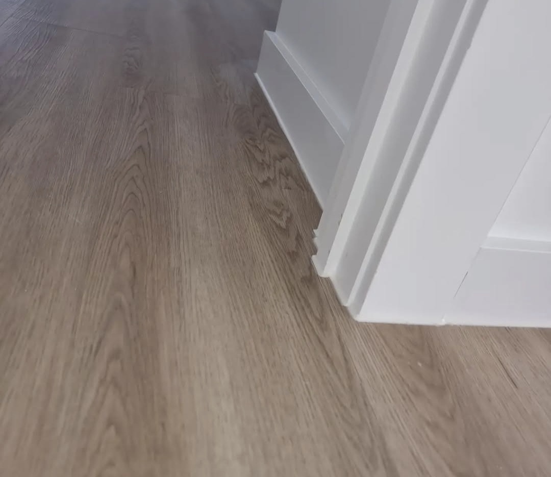 Caulk right's image