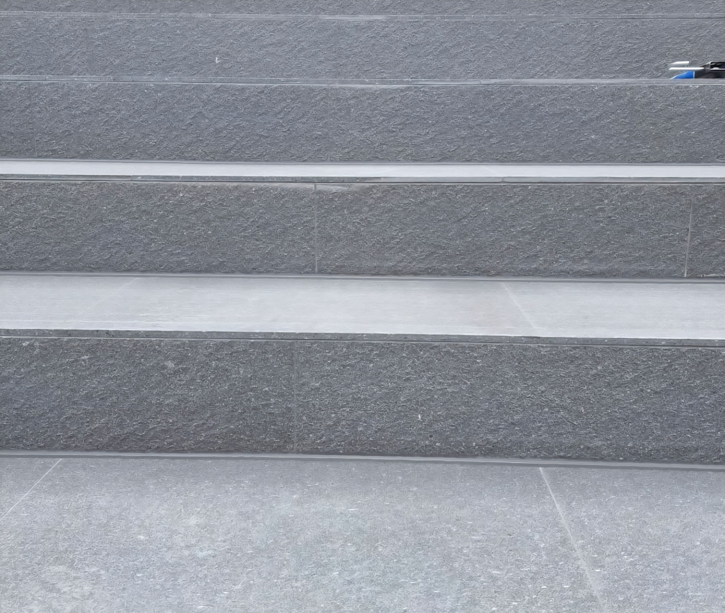 Caulk right's image