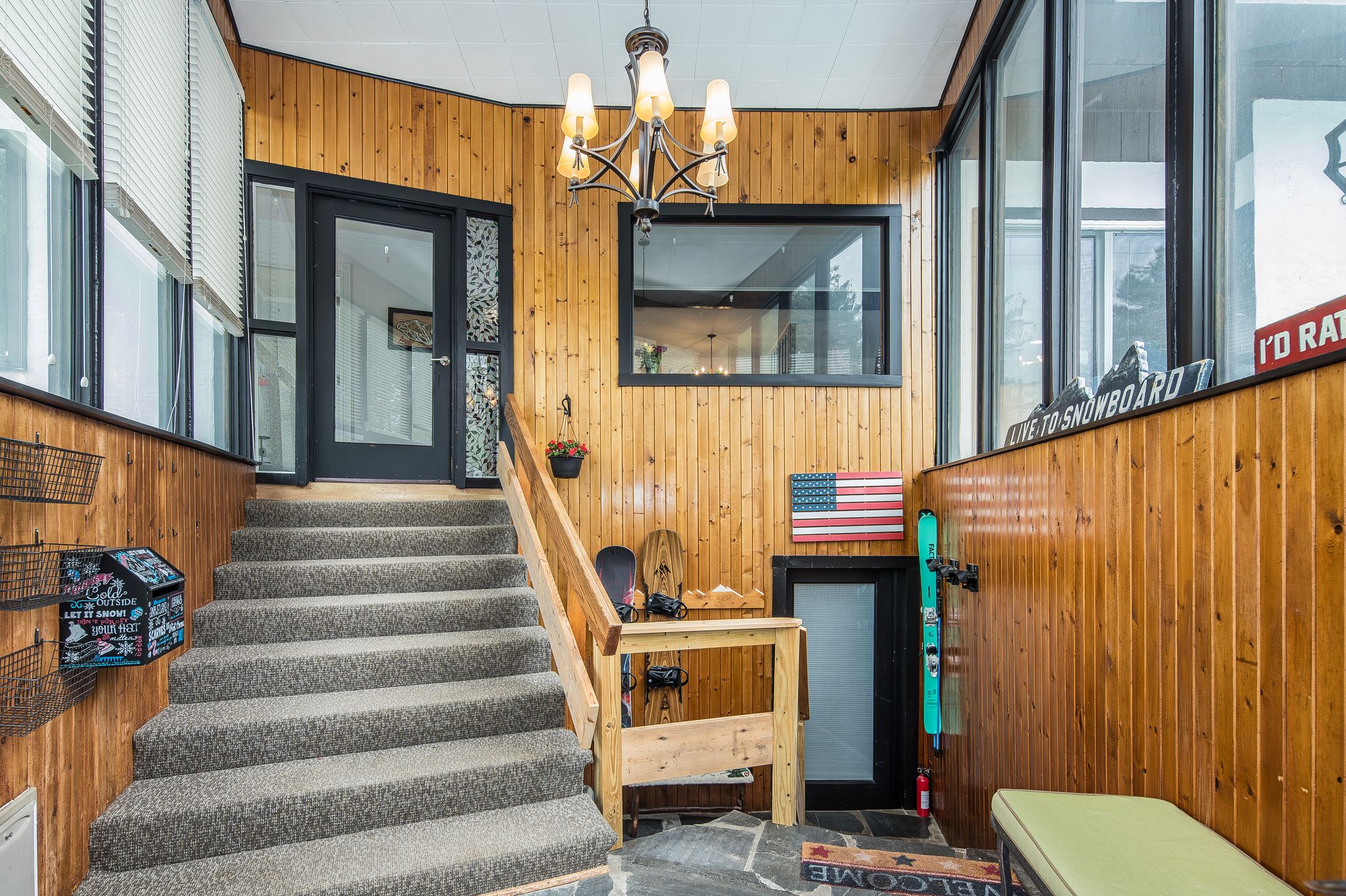 Entry Way 189 Vacation Lodes Rd