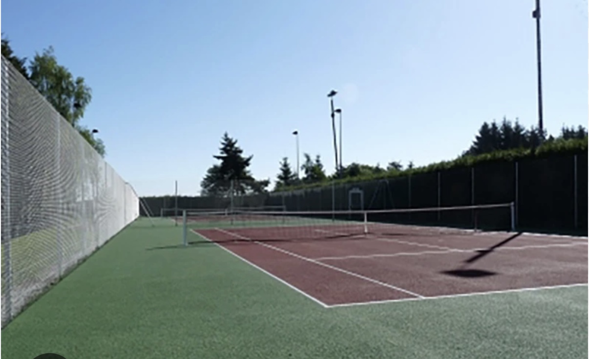 Court de tennis Saint-Ferréol-d'Auroure