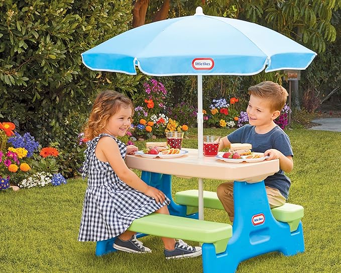 Picnic Table w/ Umbrella