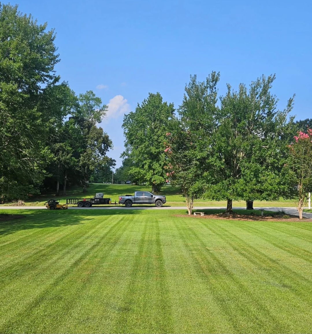 Premier Lawns Of New Bern's image