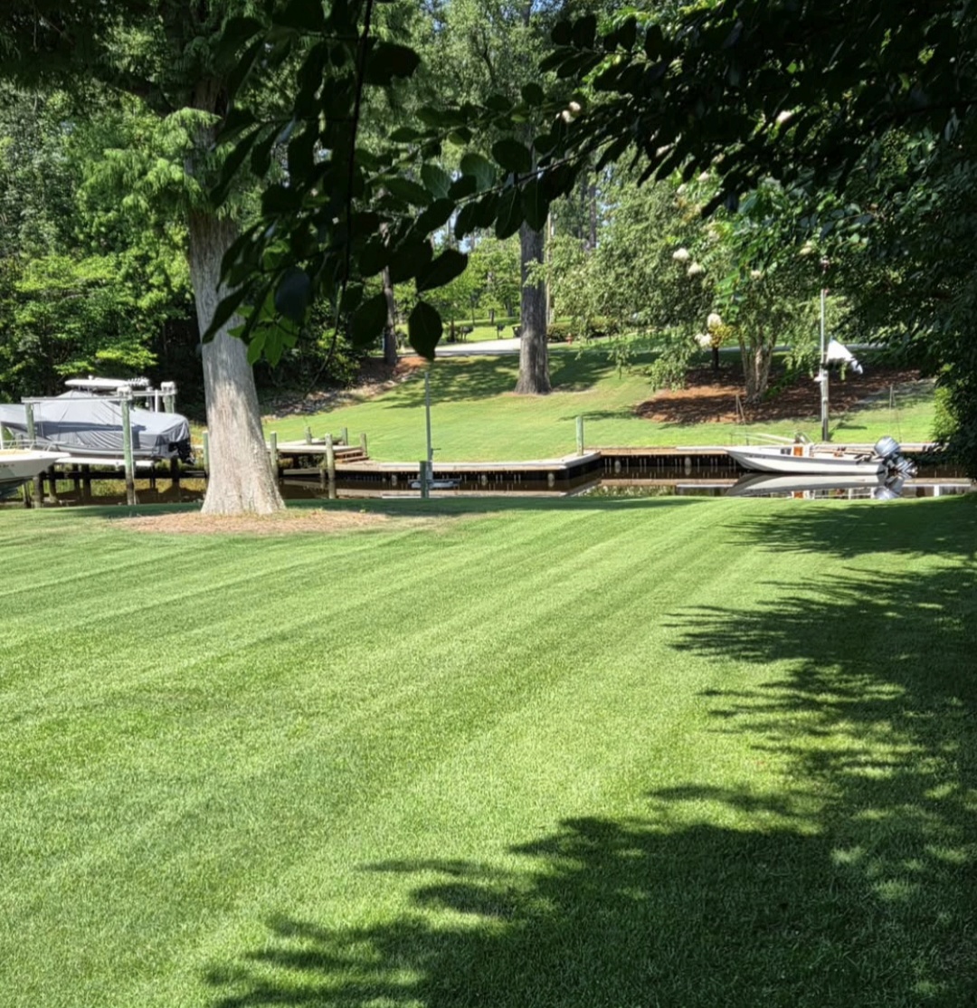 Premier Lawns Of New Bern's image