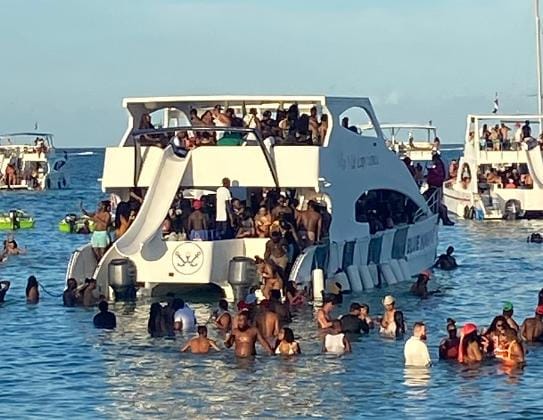 Paradise Luxury Tours's image