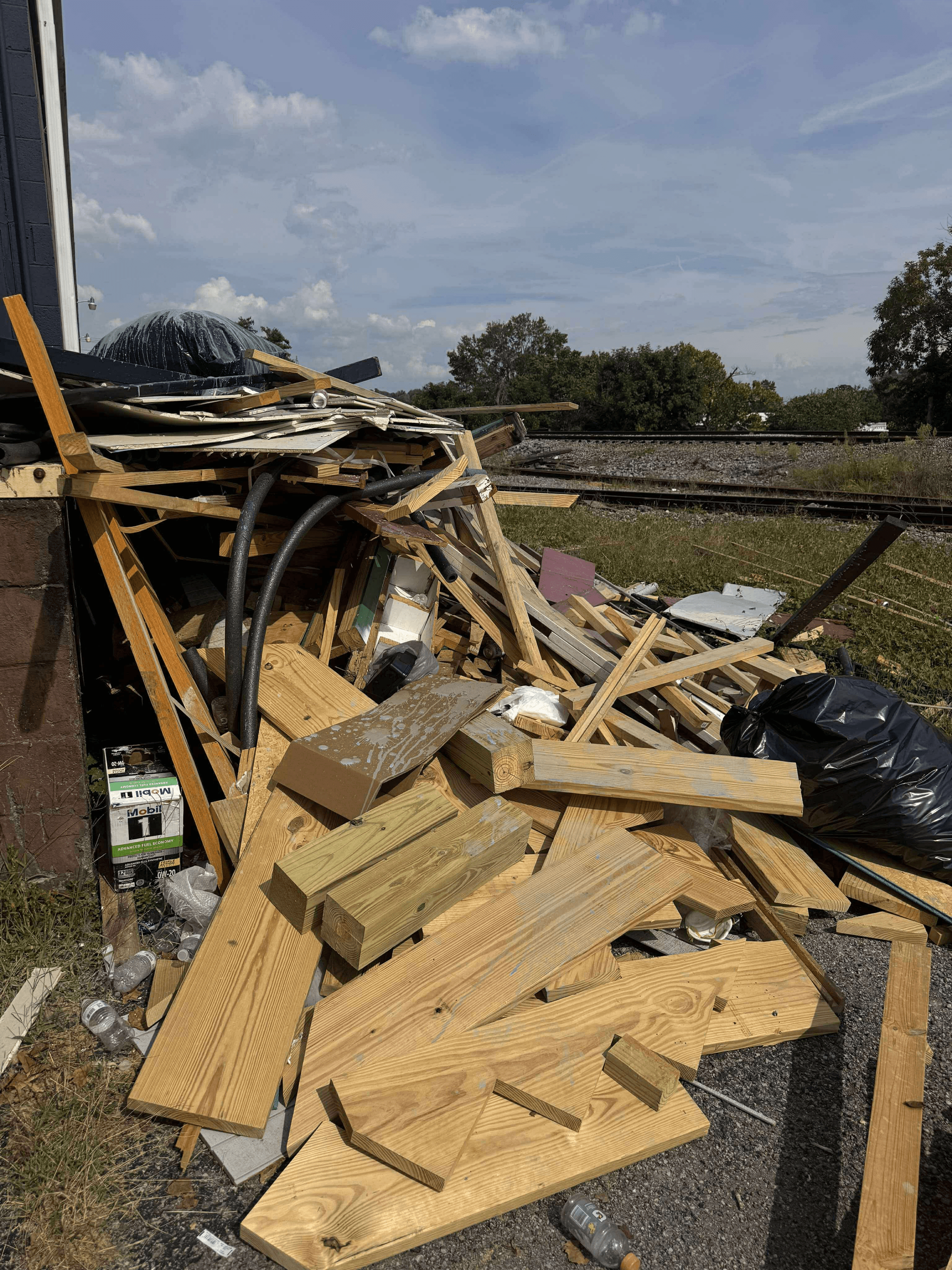 Junk removal in Knoxville, TN's image