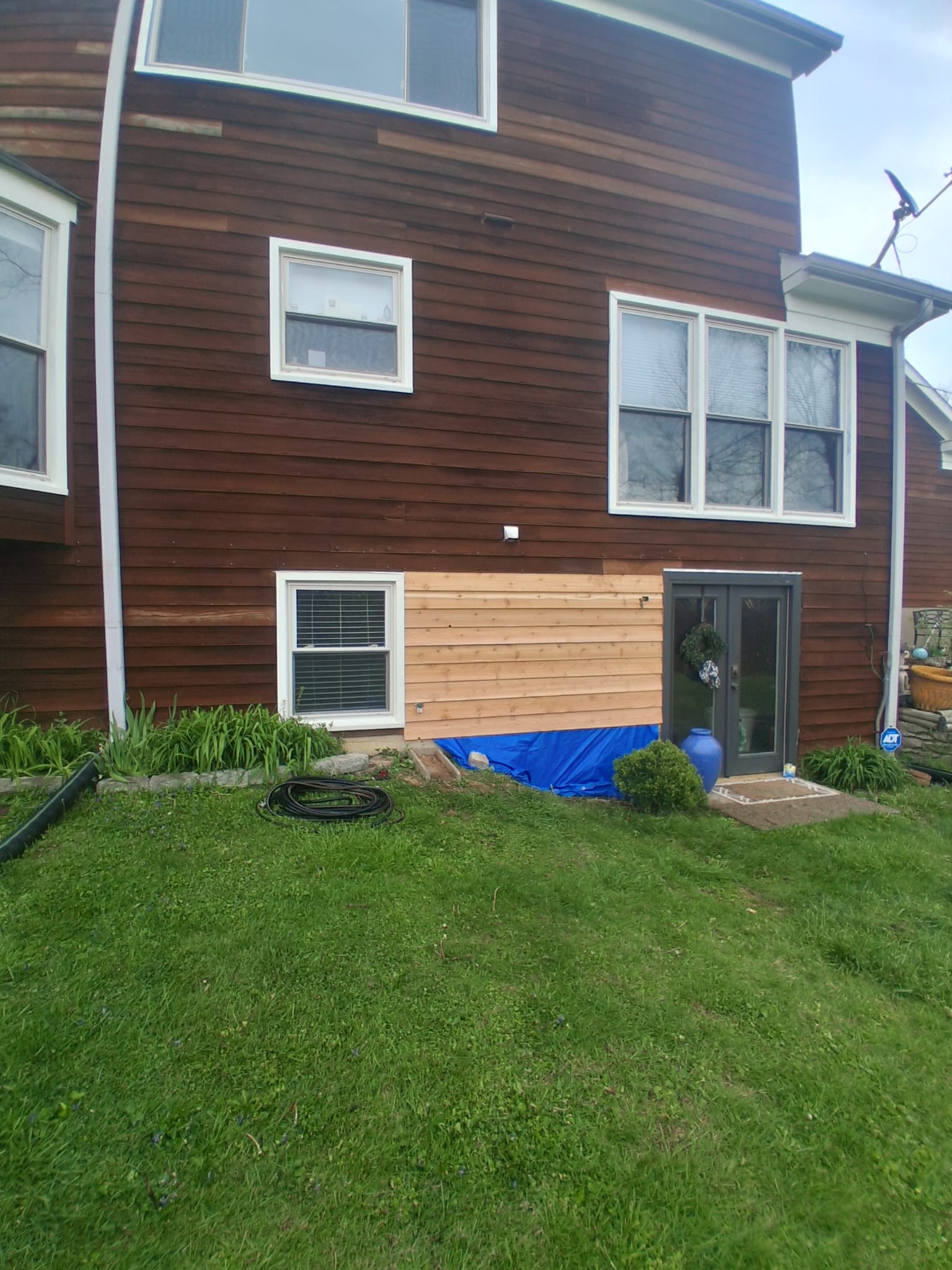 Painting services.'s image
