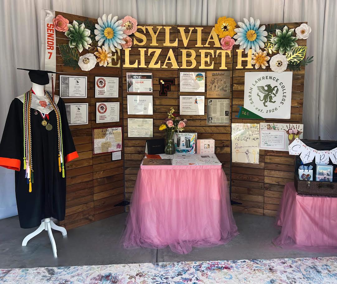 Celebrate your graduate with a personalized rustic setup that feels both festive and meaningful. This backdrop pairs perfectly with school colors, signs, and custom decor for a memorable send-off.