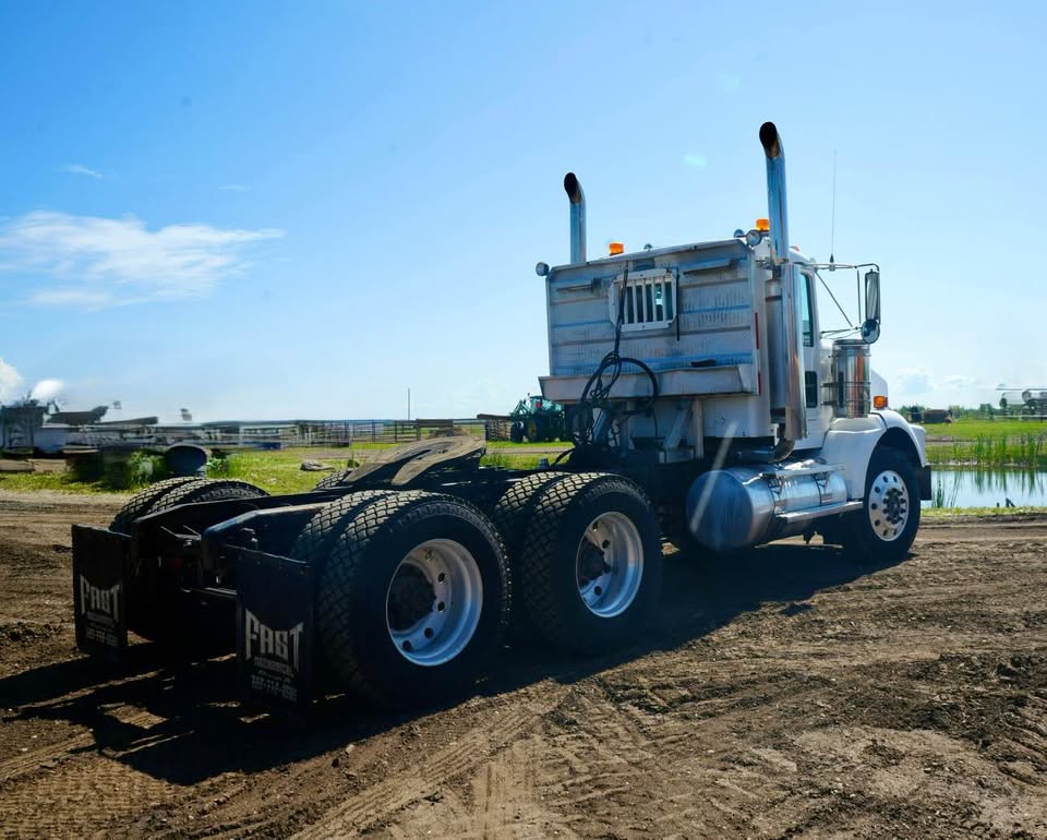 RJ Heavy Equipment Sales's image