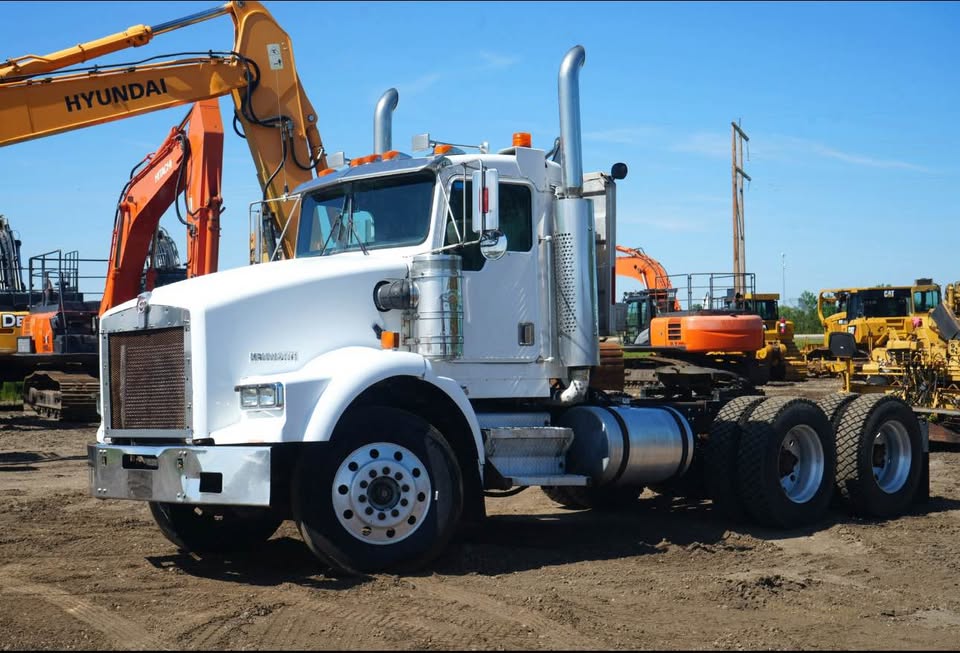 RJ Heavy Equipment Sales's image