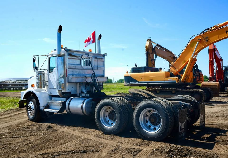 RJ Heavy Equipment Sales's image