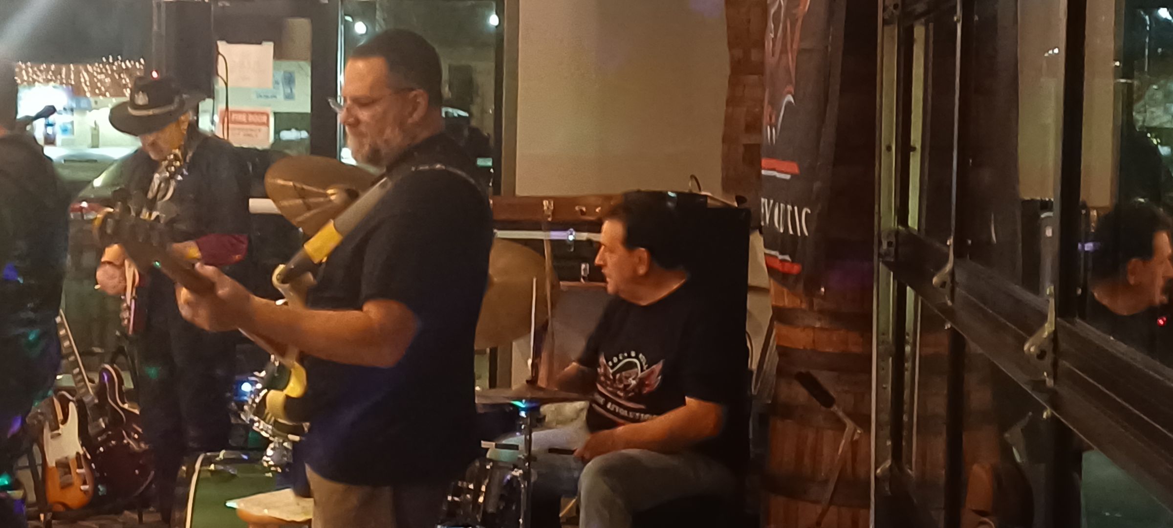 CLASSIC REVOLUTION's image