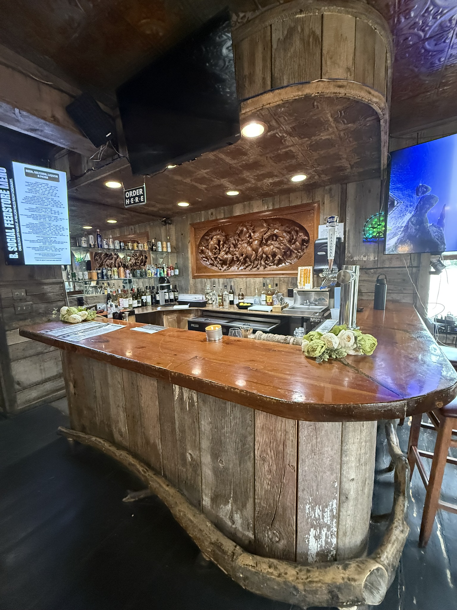 B. Social Feedstore 's image