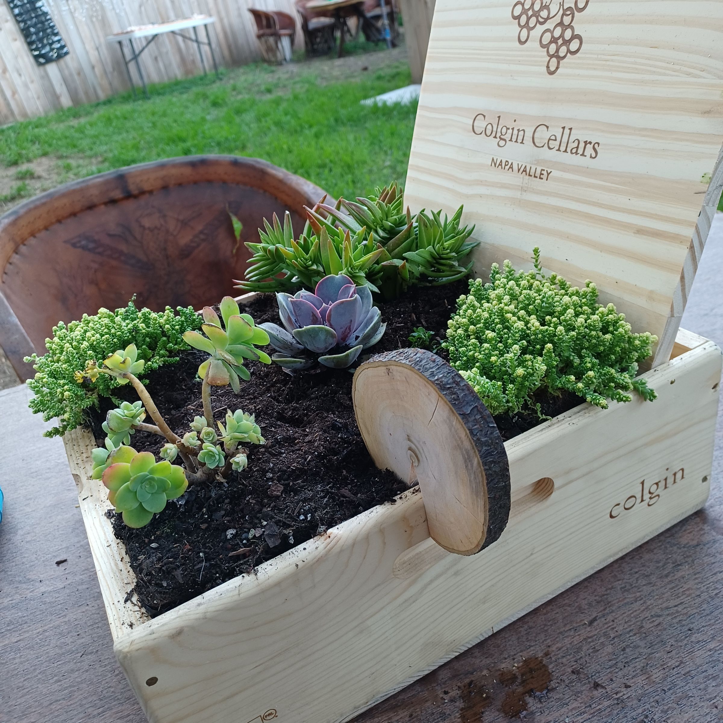 Rused wine box and garnishes from discarded wood