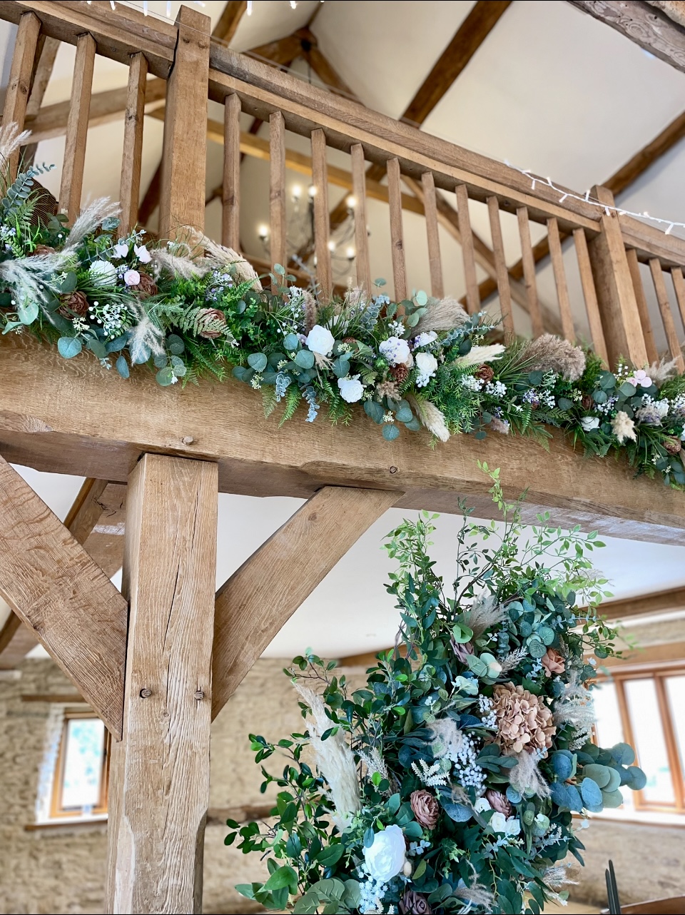 Gallery garland