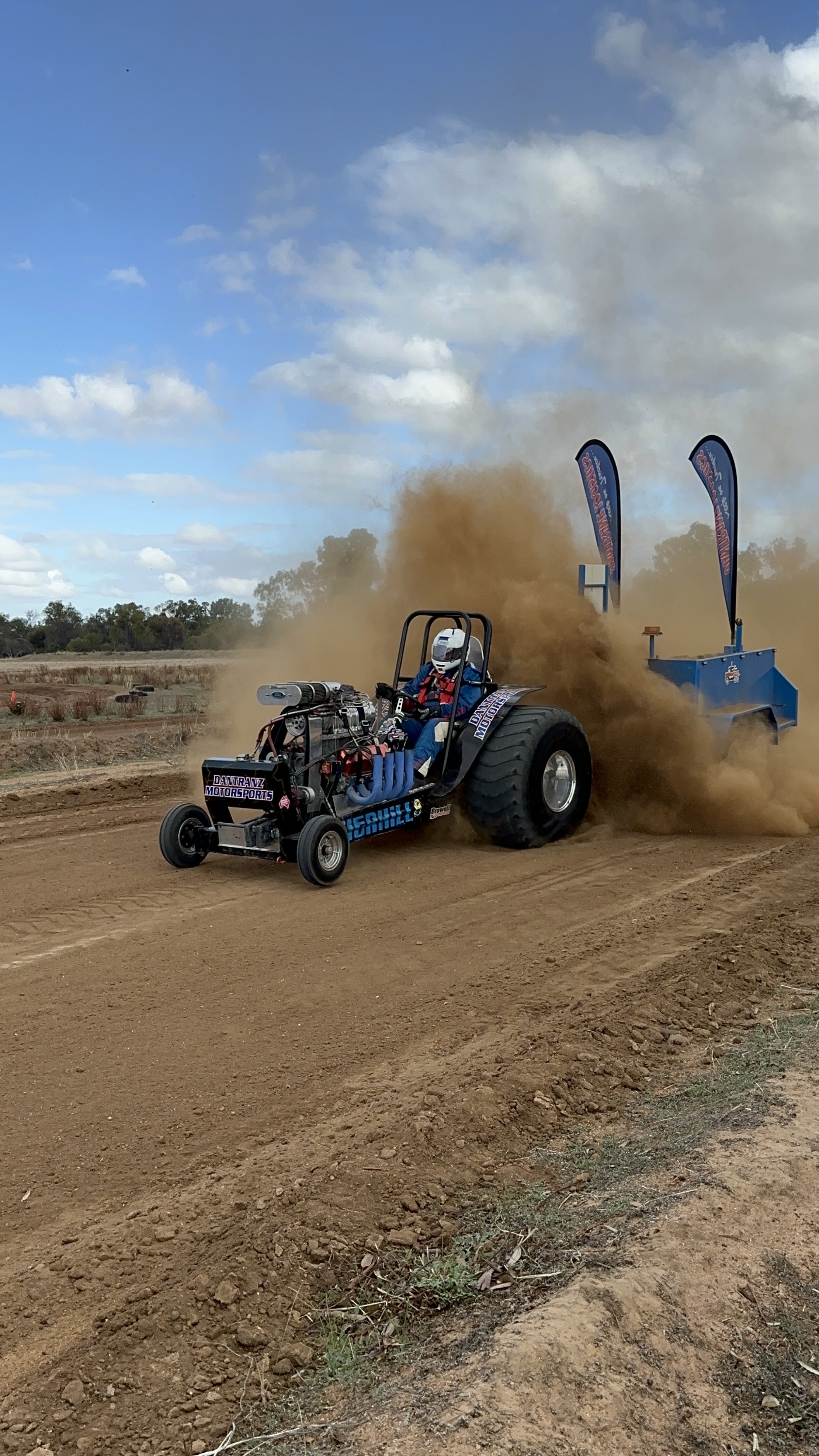 TRACTOR PULLING IS LIFE