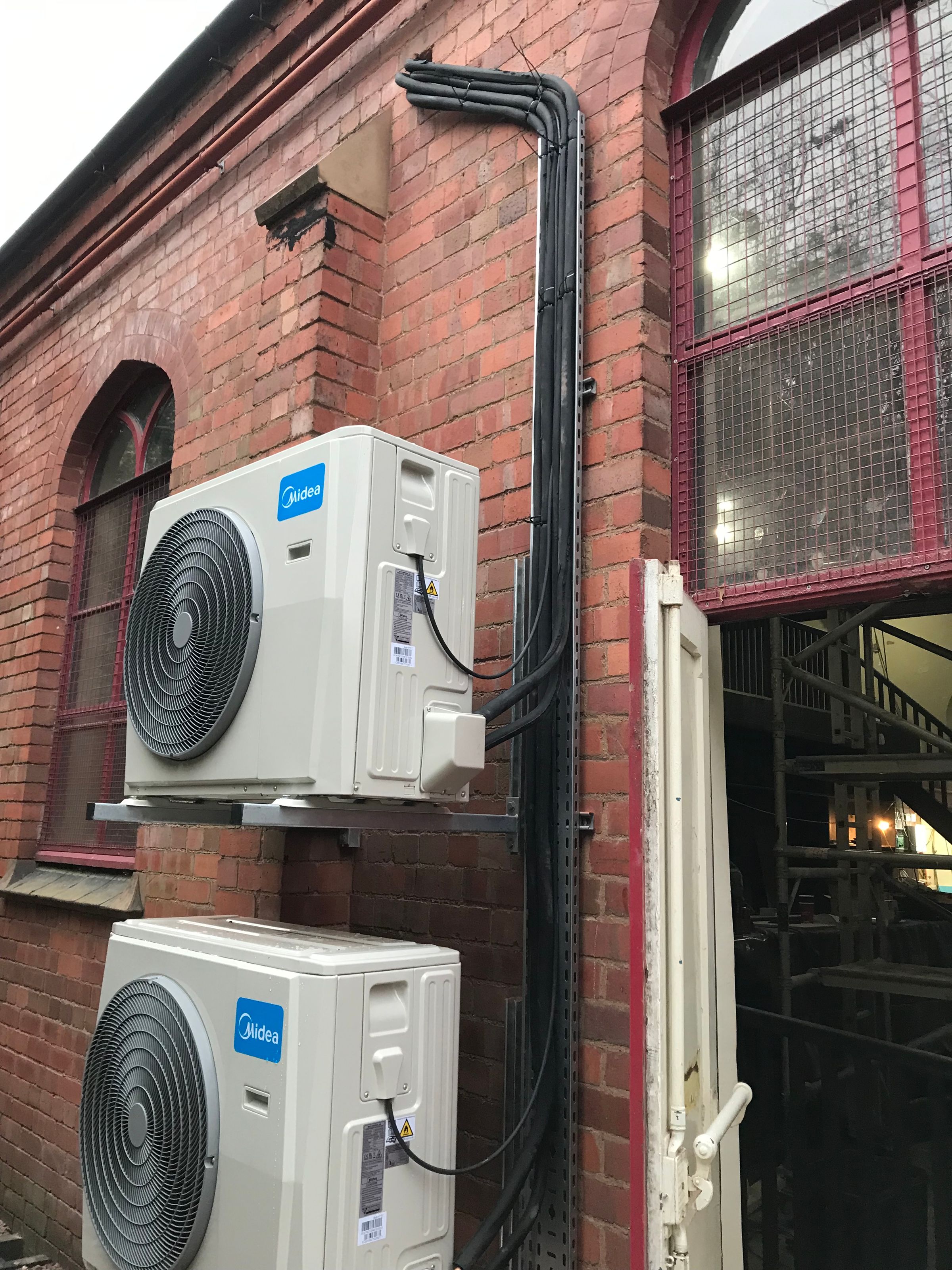 HEAT PUMP AIR CONDITIONING's image